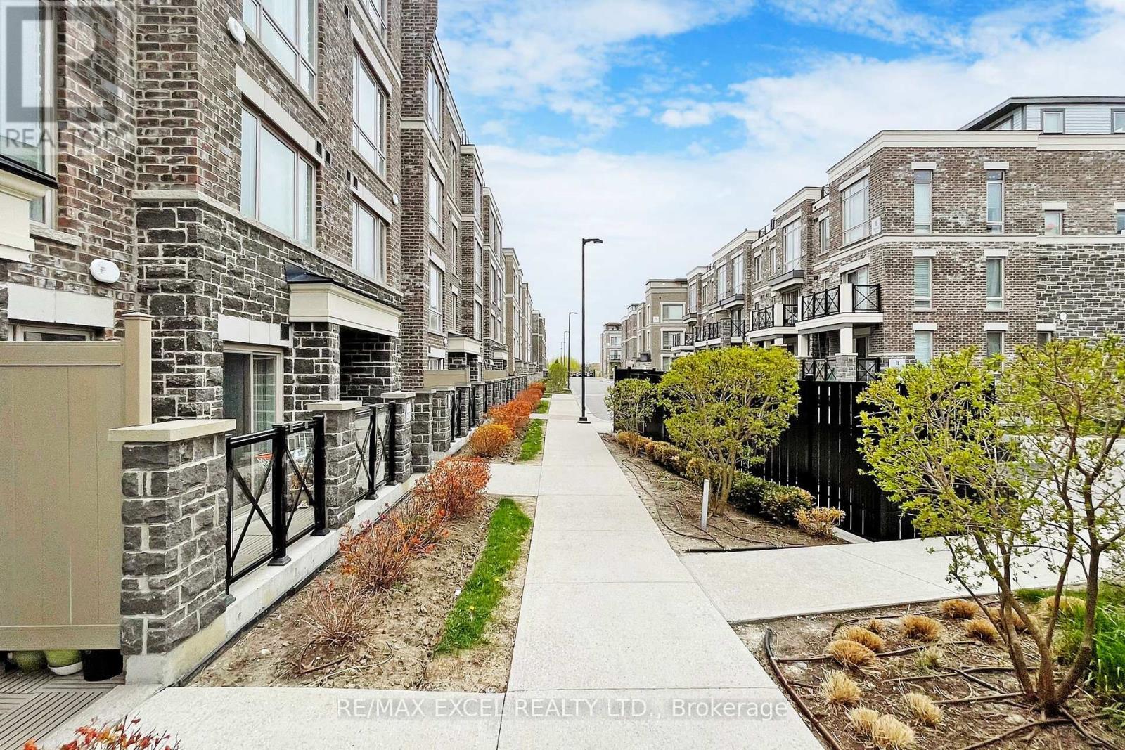 












2217 - 10 WESTMEATH LANE

,
Markham (Cornell),




Ontario
L6B1N5

