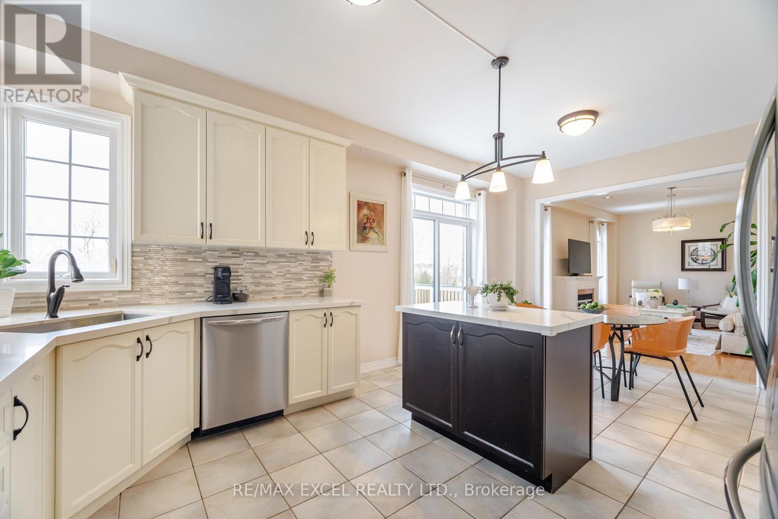 












29 BRASS DRIVE N

,
Richmond Hill (Jefferson),




Ontario
L4E4T3

