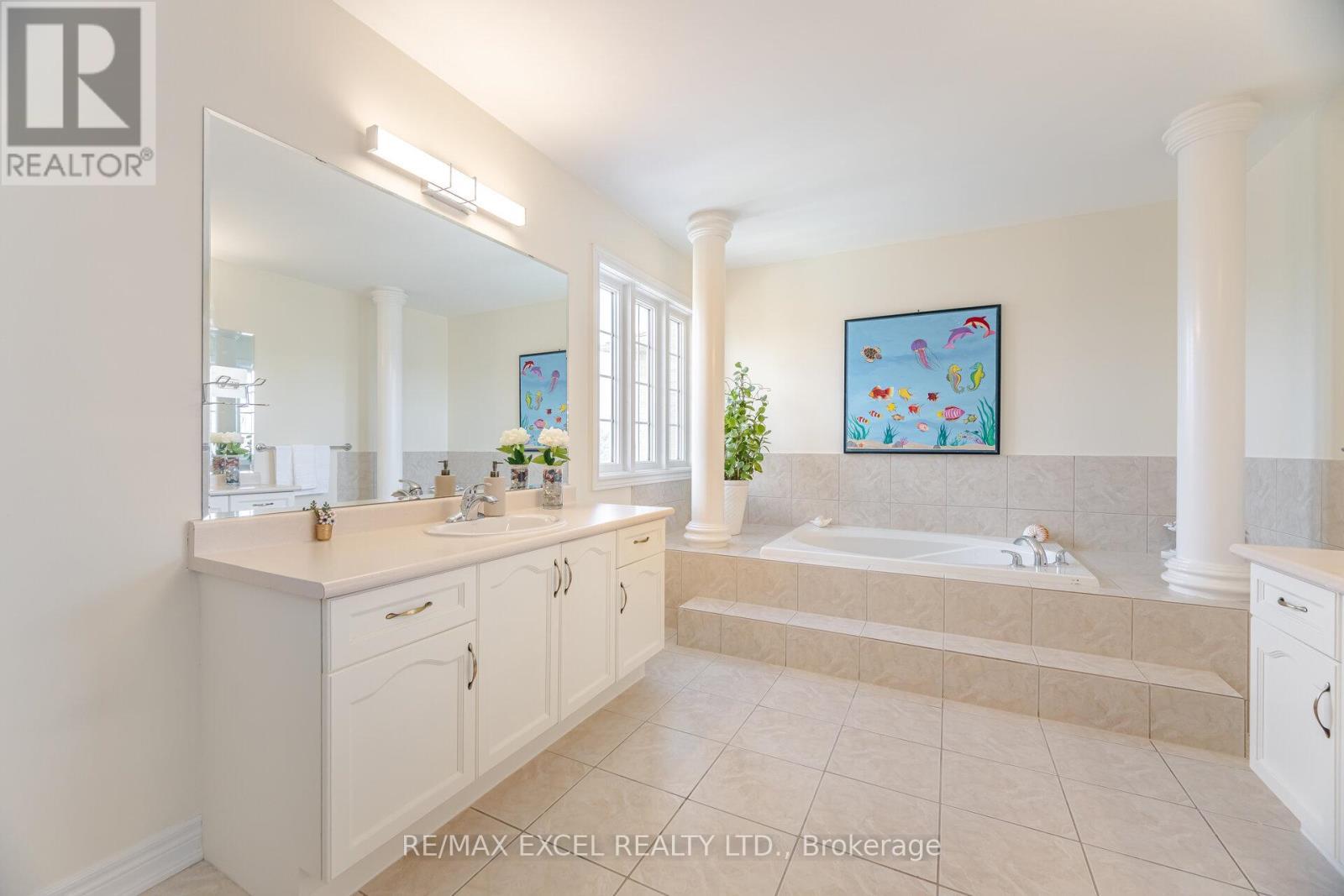 












29 BRASS DRIVE N

,
Richmond Hill (Jefferson),




Ontario
L4E4T3

