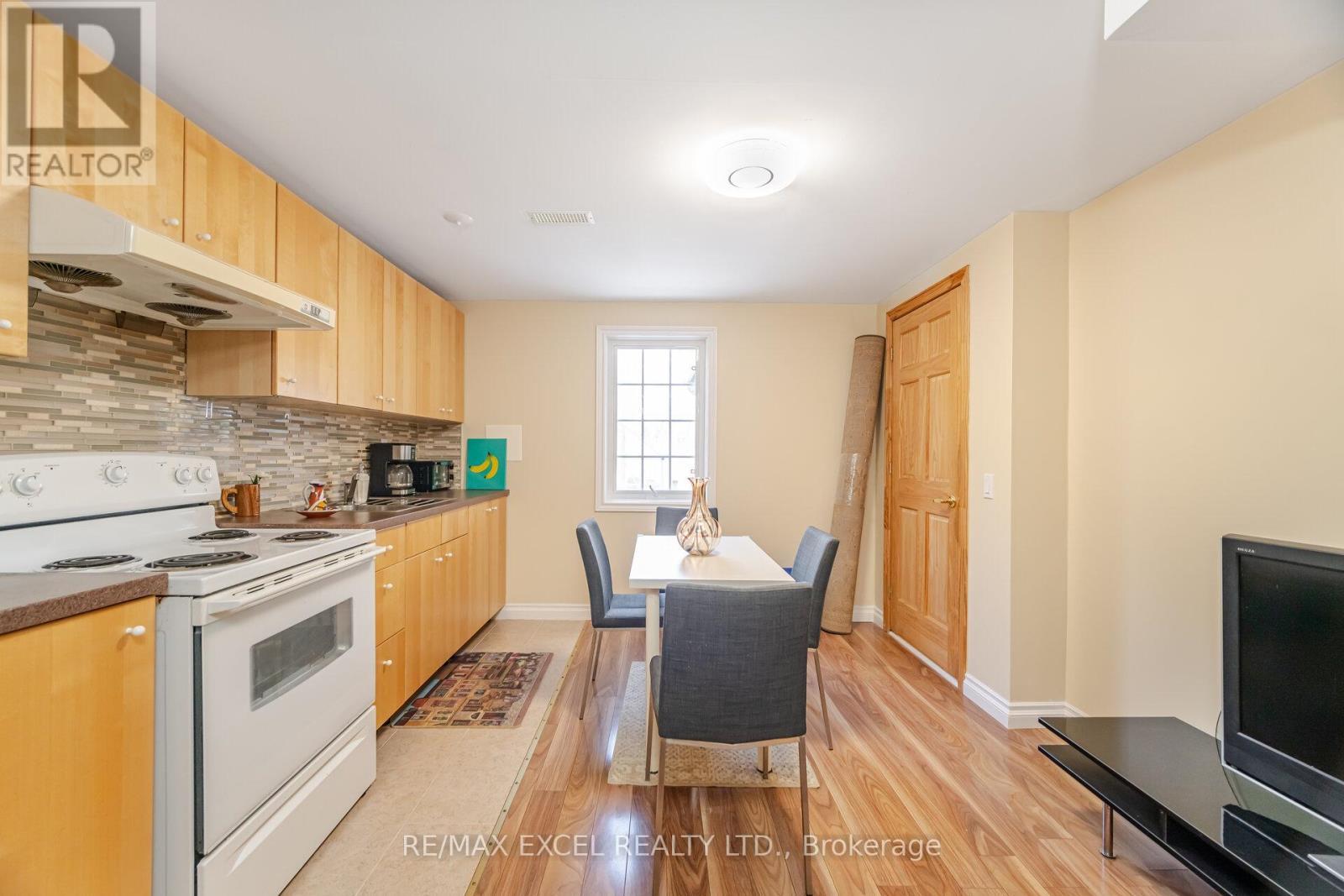 












29 BRASS DRIVE N

,
Richmond Hill (Jefferson),




Ontario
L4E4T3

