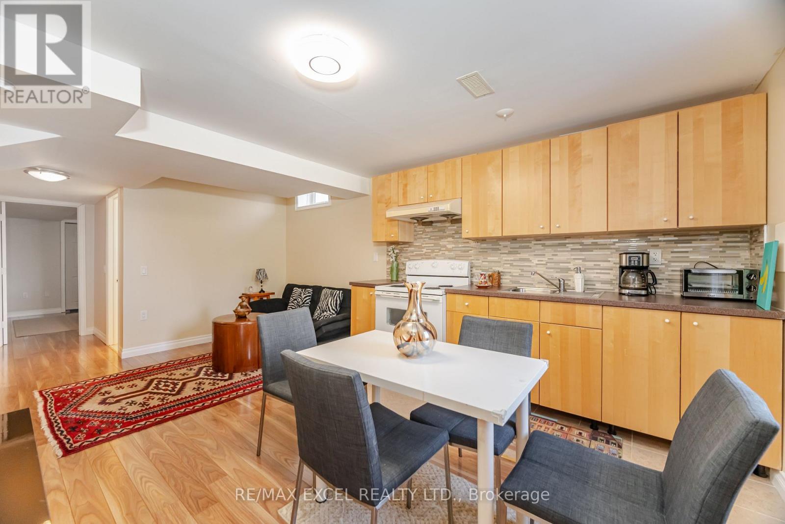 












29 BRASS DRIVE N

,
Richmond Hill (Jefferson),




Ontario
L4E4T3


