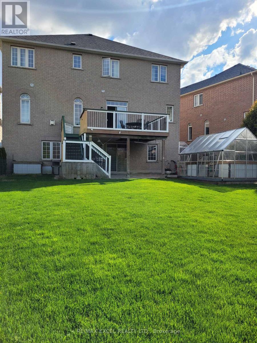 












29 BRASS DRIVE N

,
Richmond Hill (Jefferson),




Ontario
L4E4T3

