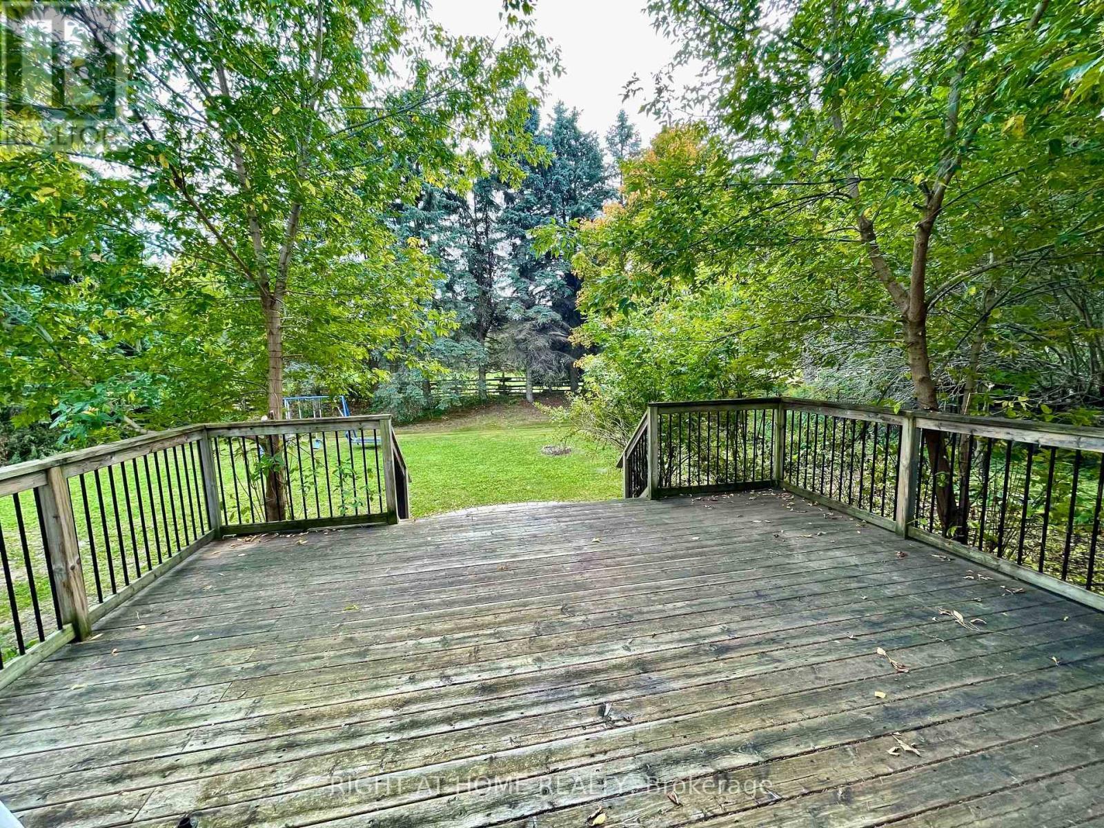 












42 WILLIAM STREET

,
East Gwillimbury (Sharon),




Ontario
L0G1V0

