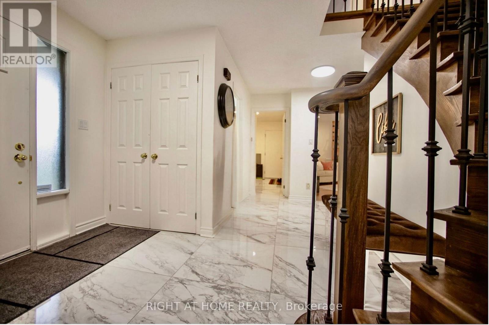 












42 WILLIAM STREET

,
East Gwillimbury (Sharon),




Ontario
L0G1V0

