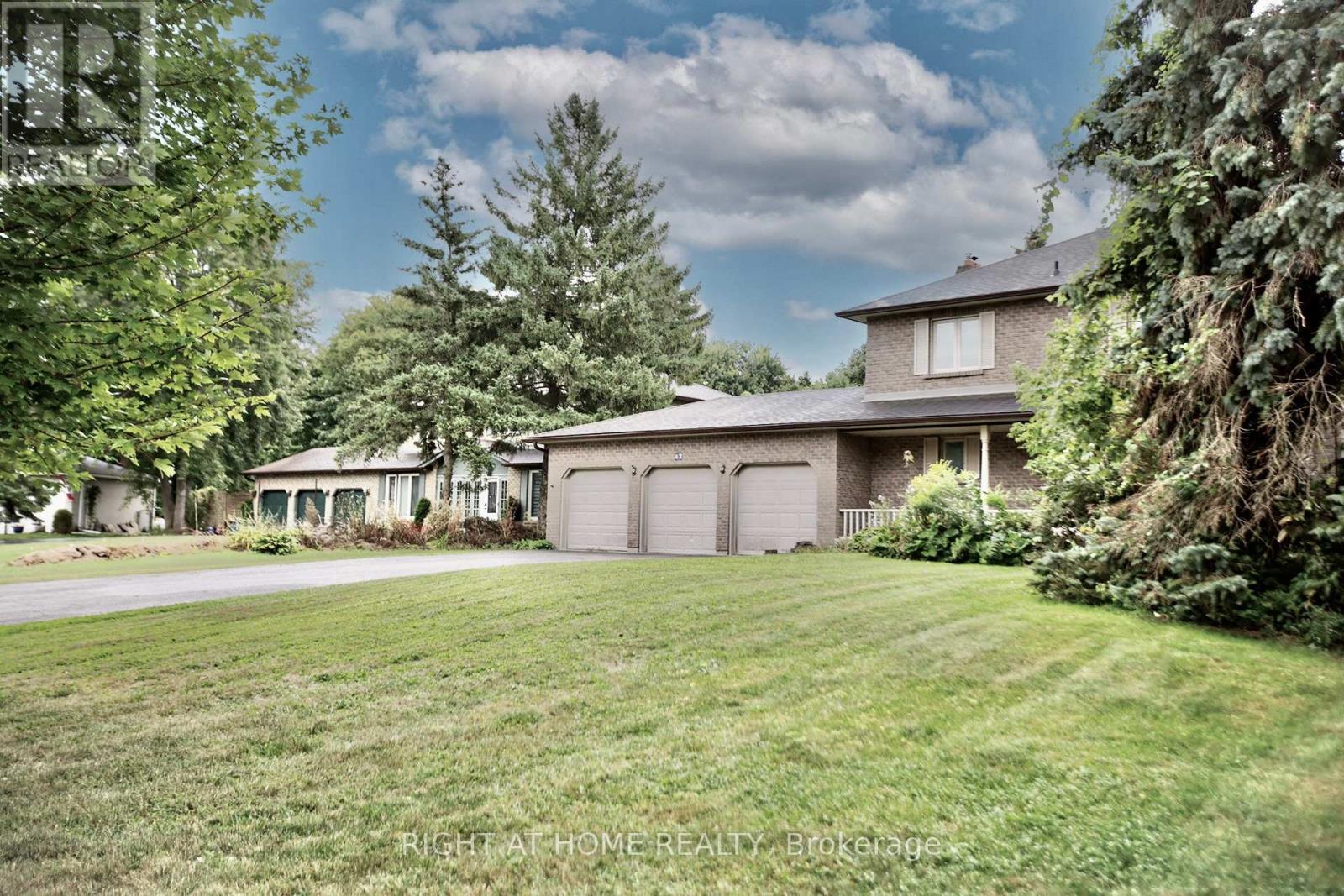 












42 WILLIAM STREET

,
East Gwillimbury (Sharon),




Ontario
L0G1V0

