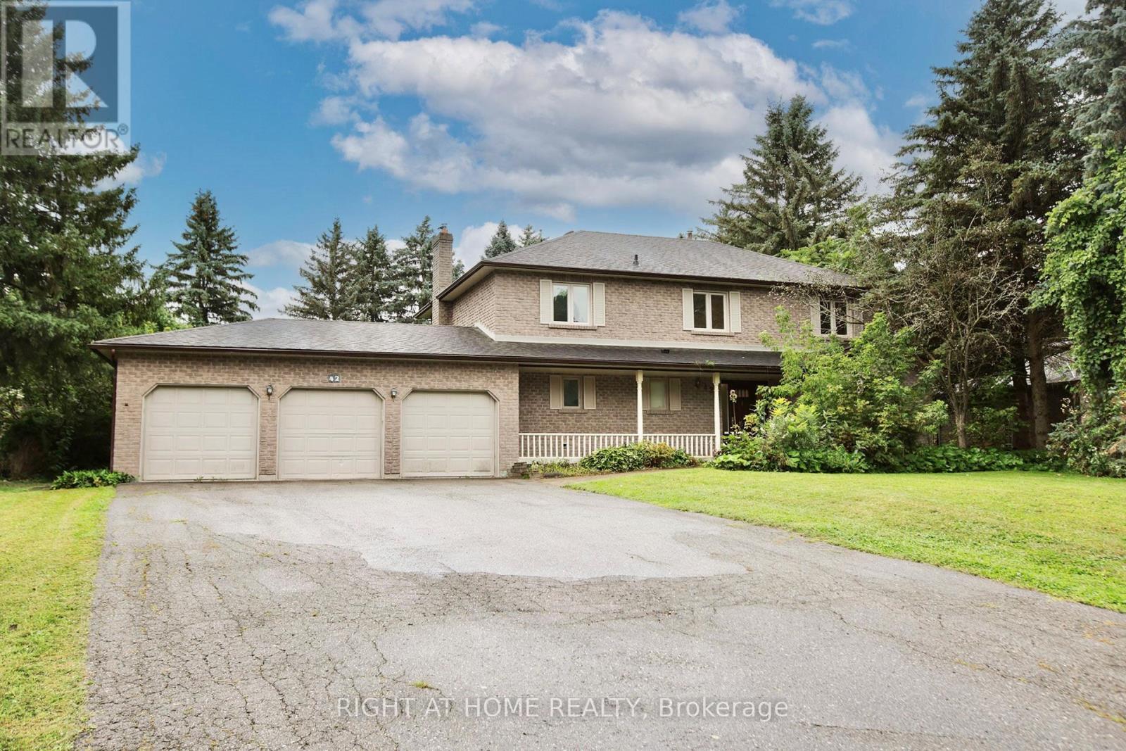 












42 WILLIAM STREET

,
East Gwillimbury (Sharon),




Ontario
L0G1V0

