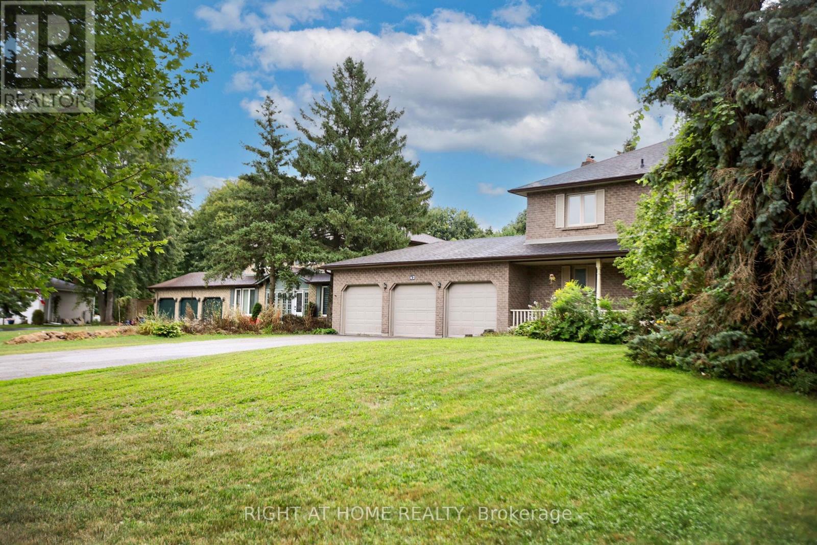 












42 WILLIAM STREET

,
East Gwillimbury (Sharon),




Ontario
L0G1V0

