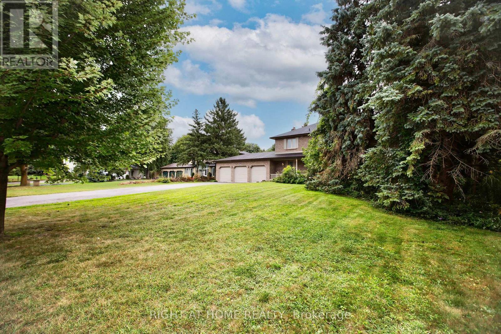 












42 WILLIAM STREET

,
East Gwillimbury (Sharon),




Ontario
L0G1V0

