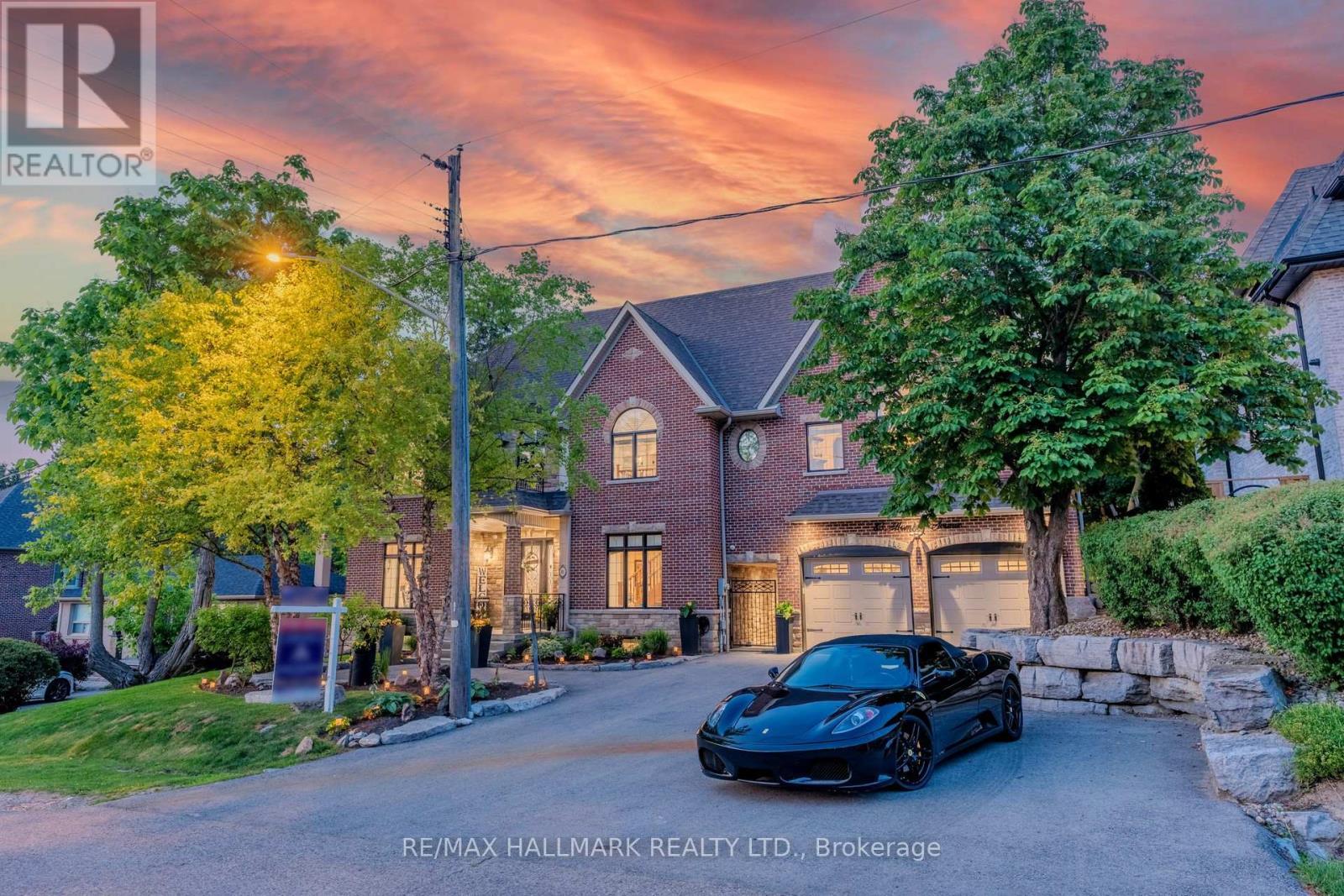 












83 HAMBLY AVENUE

,
King (King City),




Ontario
L7B1J1

