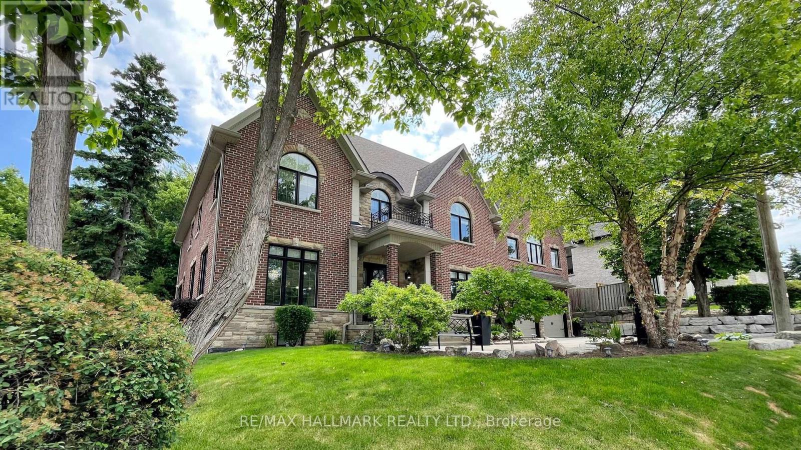 












83 HAMBLY AVENUE

,
King (King City),




Ontario
L7B1J1

