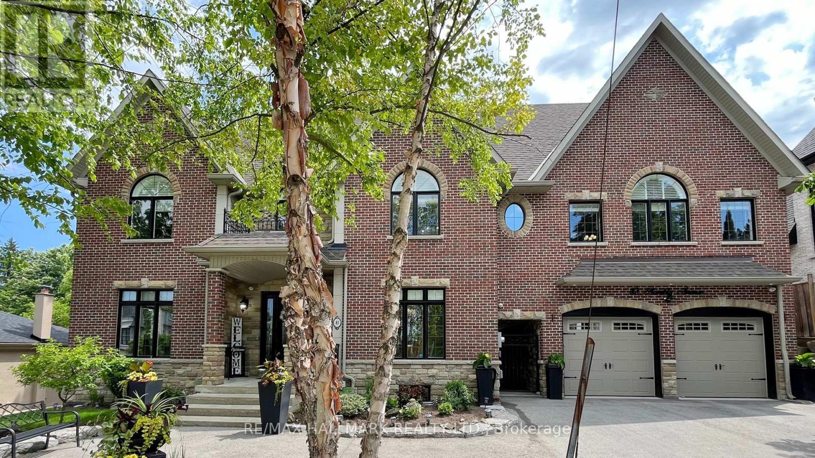 












83 HAMBLY AVENUE

,
King (King City),




Ontario
L7B1J1


