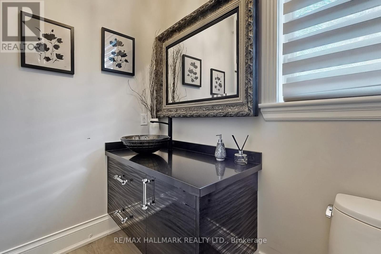 












83 HAMBLY AVENUE

,
King (King City),




Ontario
L7B1J1


