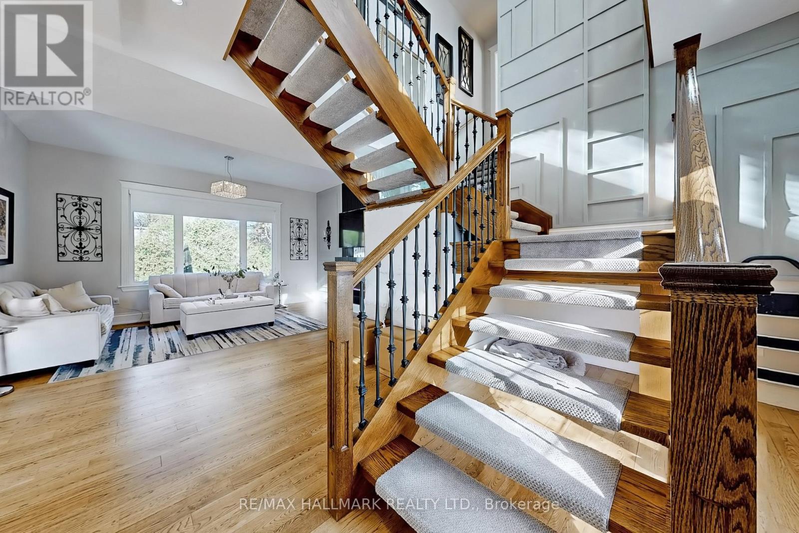 












83 HAMBLY AVENUE

,
King (King City),




Ontario
L7B1J1

