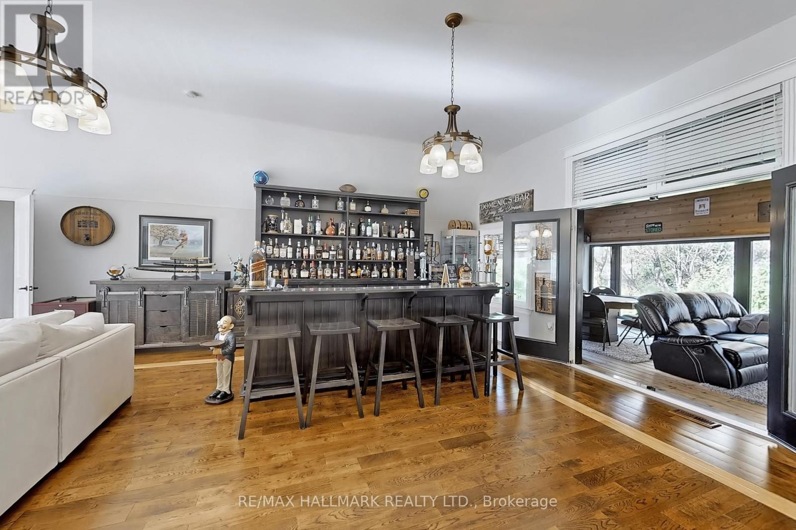 












83 HAMBLY AVENUE

,
King (King City),




Ontario
L7B1J1

