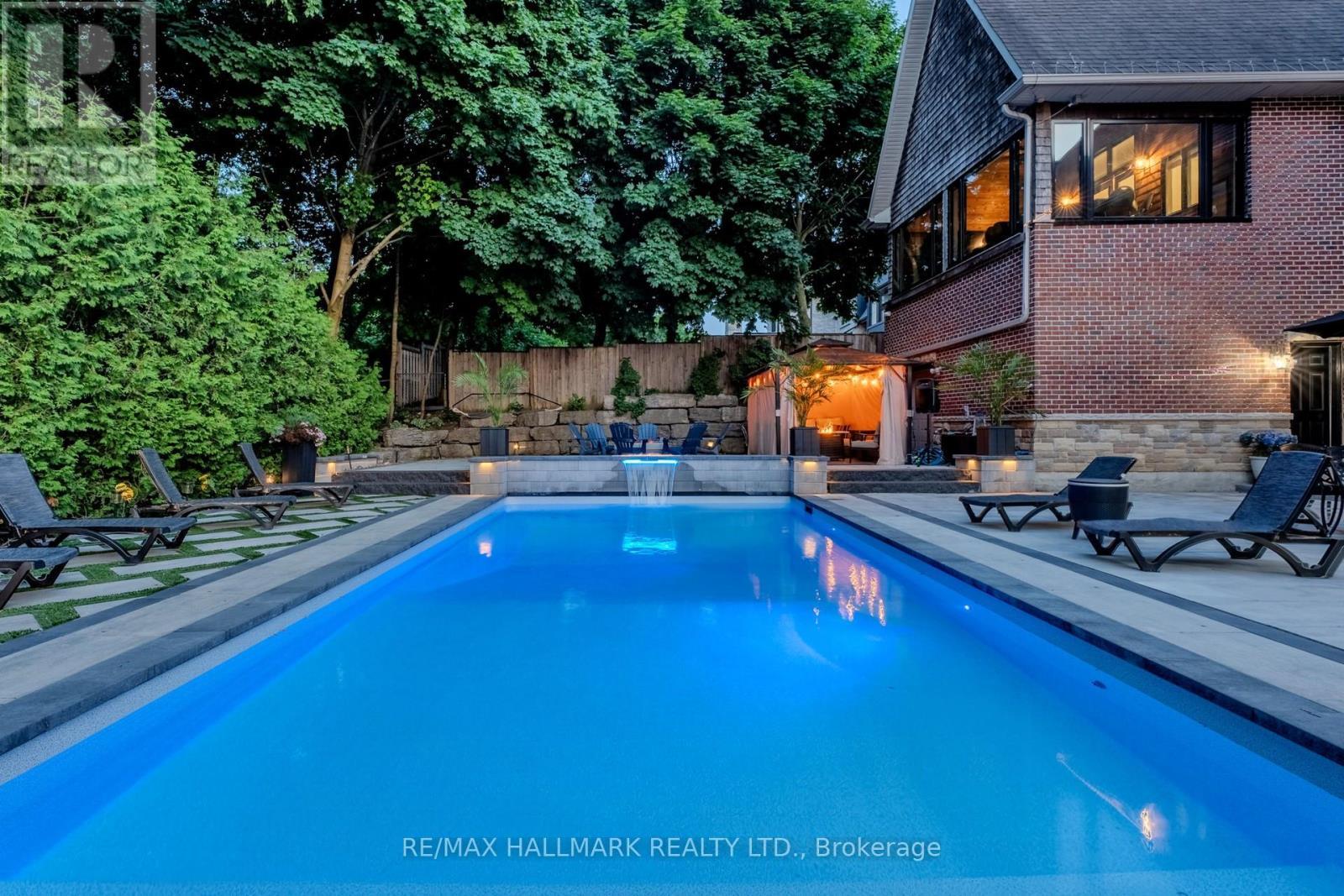 












83 HAMBLY AVENUE

,
King (King City),




Ontario
L7B1J1

