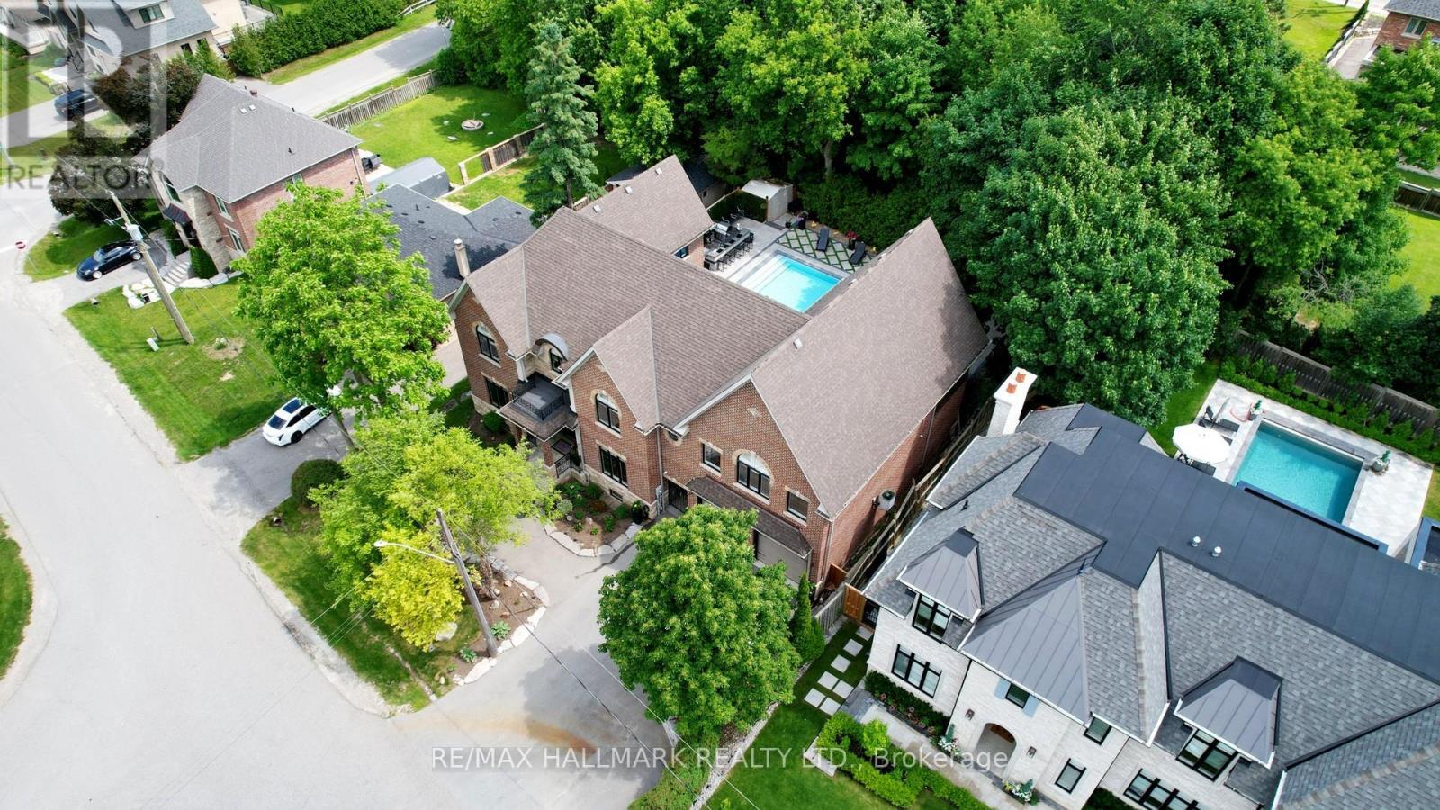 












83 HAMBLY AVENUE

,
King (King City),




Ontario
L7B1J1


