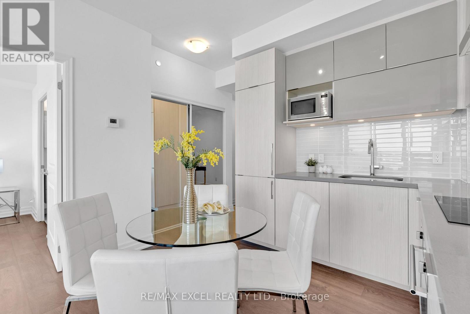 












1411 - 10 ROUGE VALLEY DRIVE W

,
Markham (Unionville),




Ontario
L6G0G9

