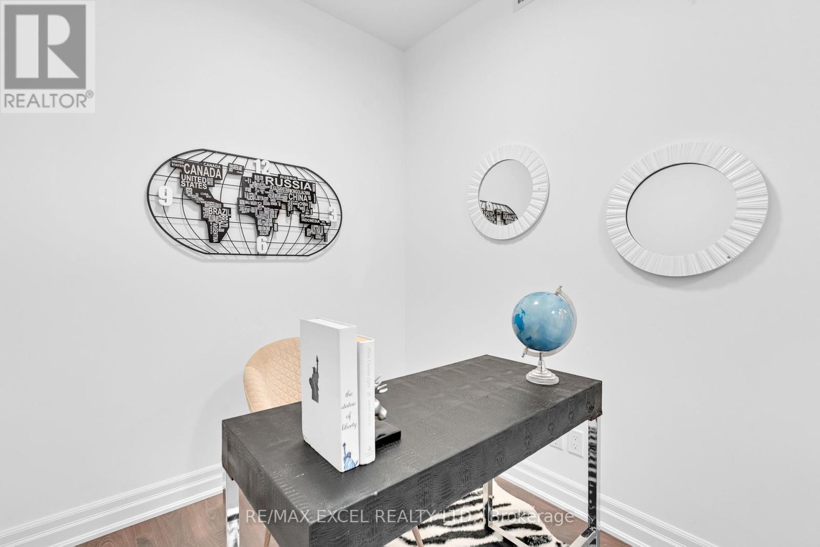 












1411 - 10 ROUGE VALLEY DRIVE W

,
Markham (Unionville),




Ontario
L6G0G9

