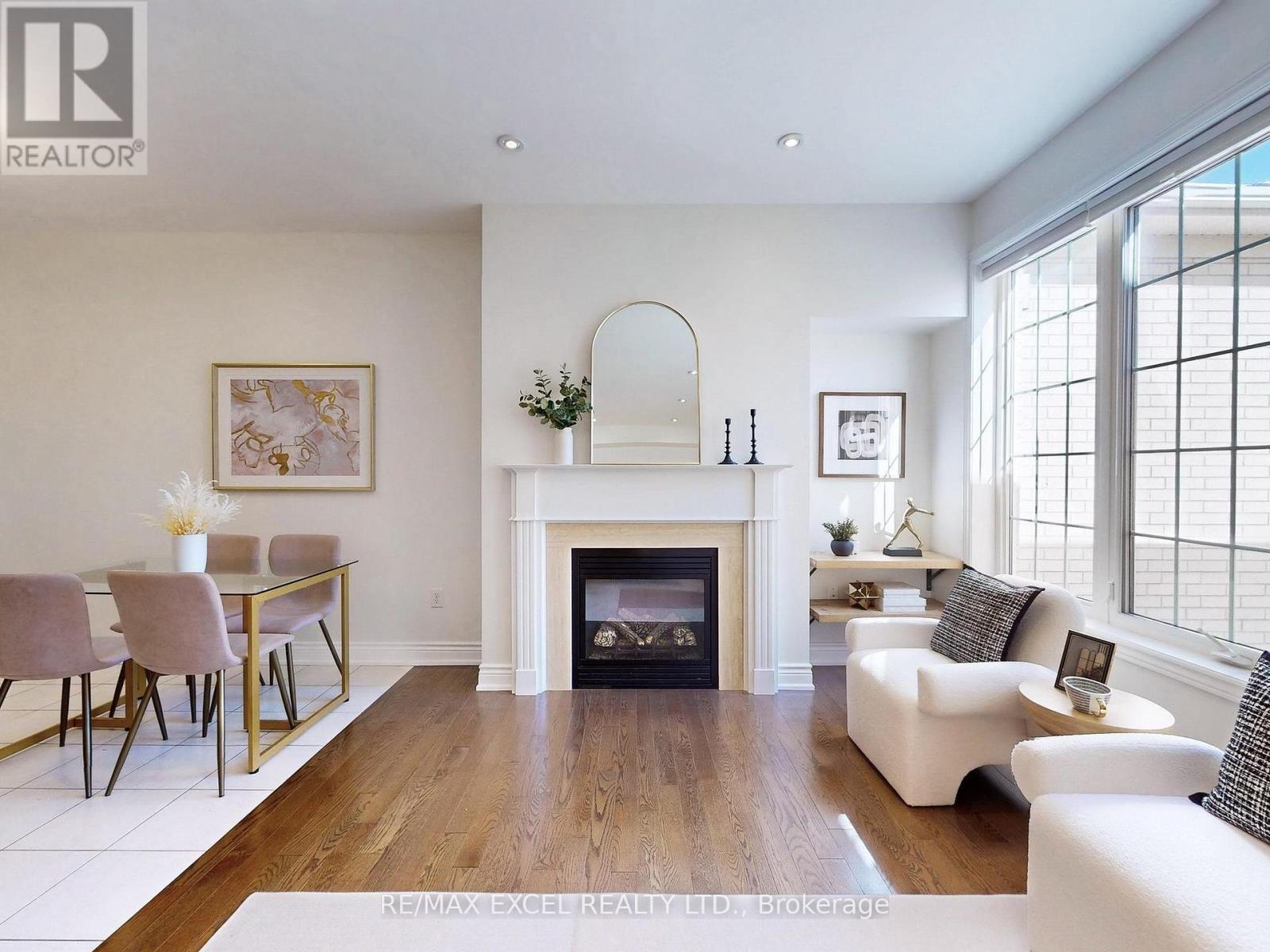 












10327 WOODBINE AVENUE

,
Markham (Cathedraltown),




Ontario
L6C0J7

