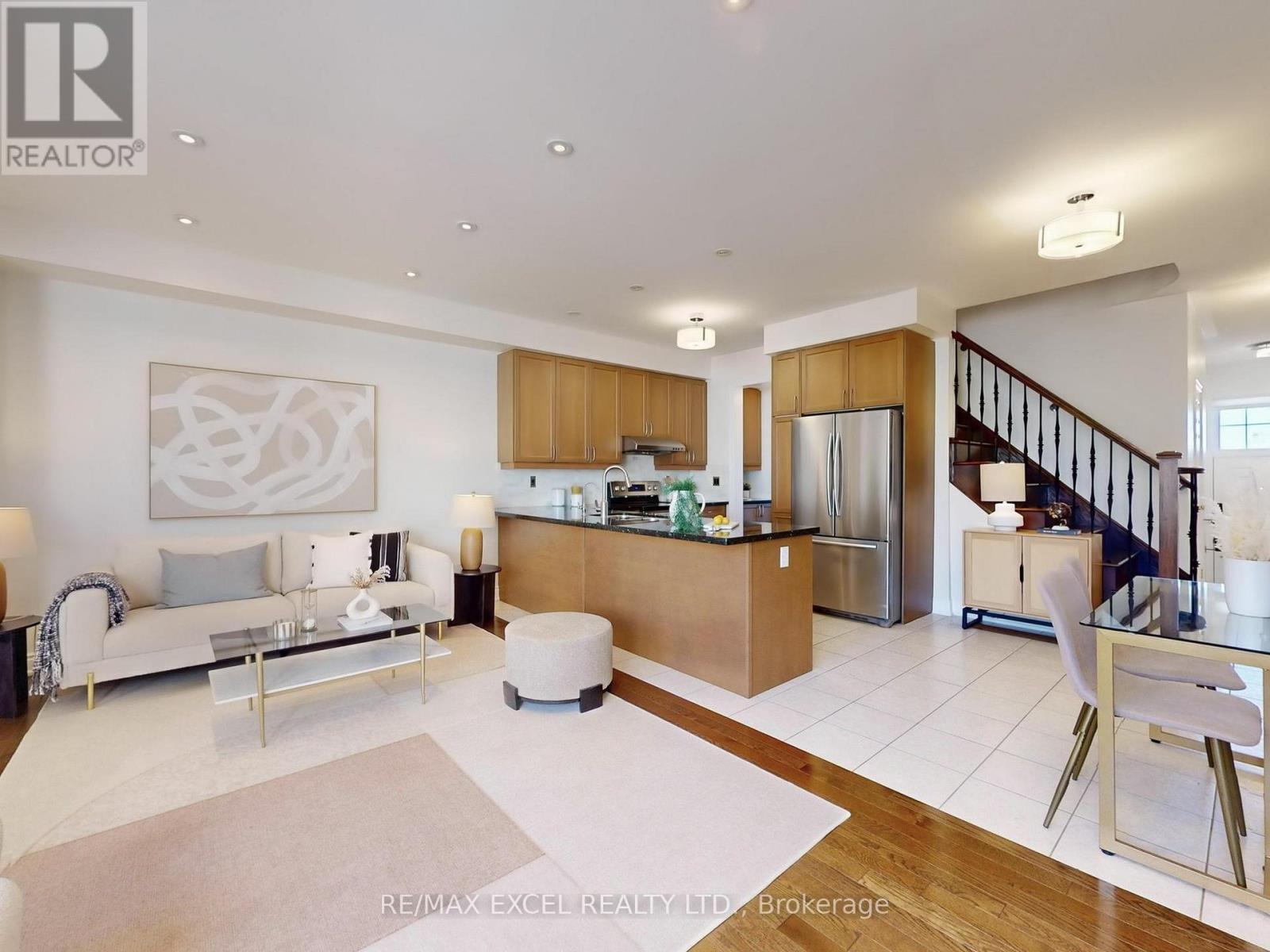 












10327 WOODBINE AVENUE

,
Markham (Cathedraltown),




Ontario
L6C0J7

