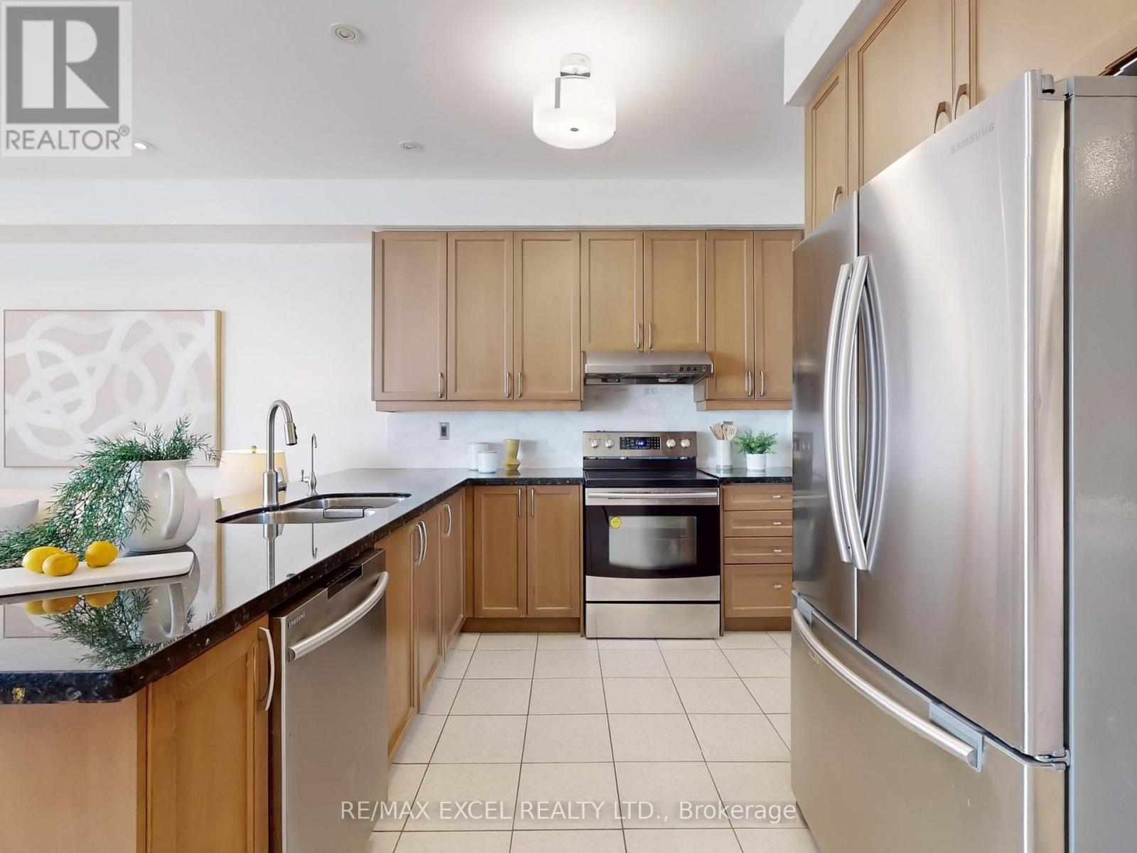 












10327 WOODBINE AVENUE

,
Markham (Cathedraltown),




Ontario
L6C0J7


