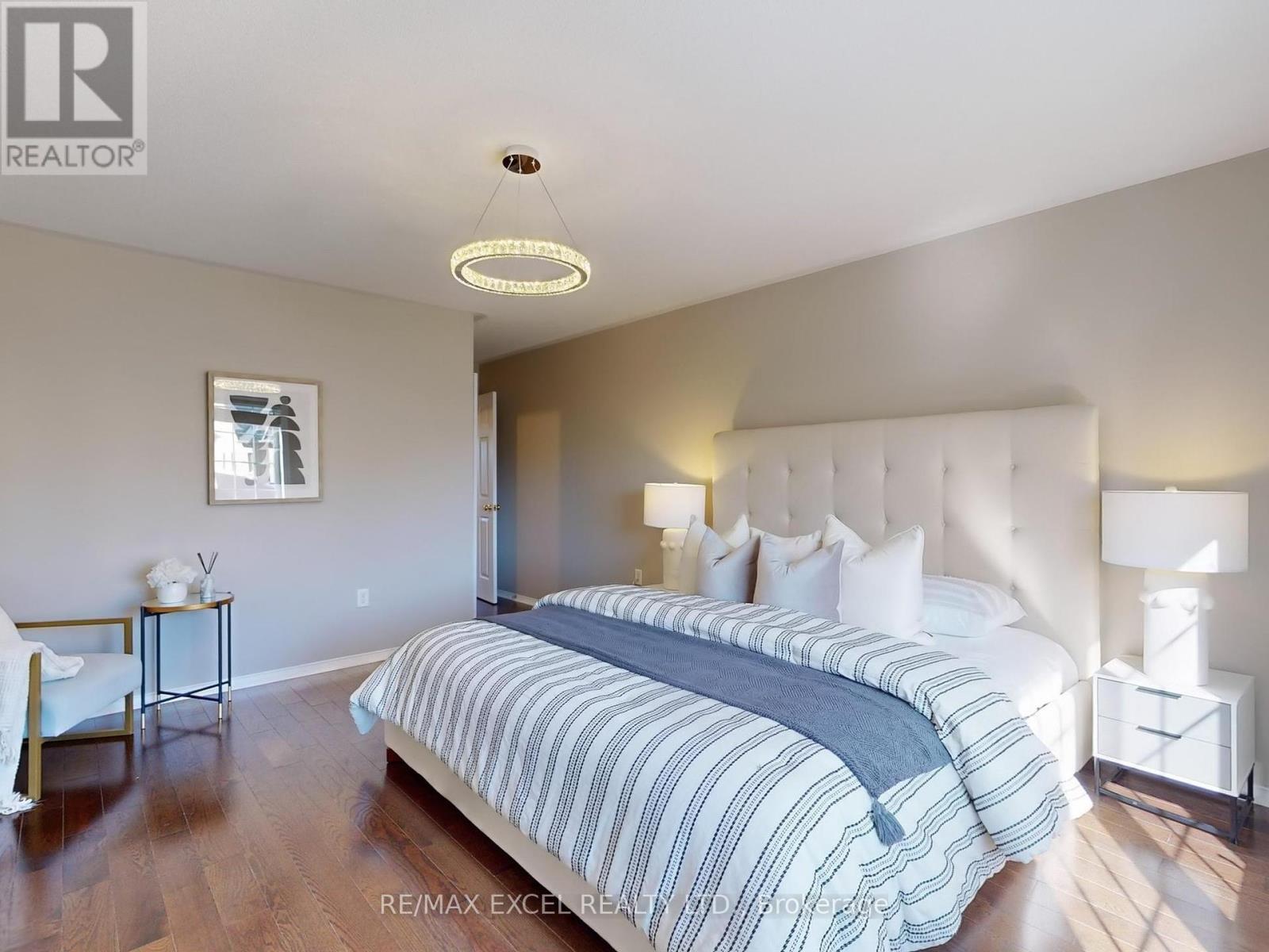












10327 WOODBINE AVENUE

,
Markham (Cathedraltown),




Ontario
L6C0J7

