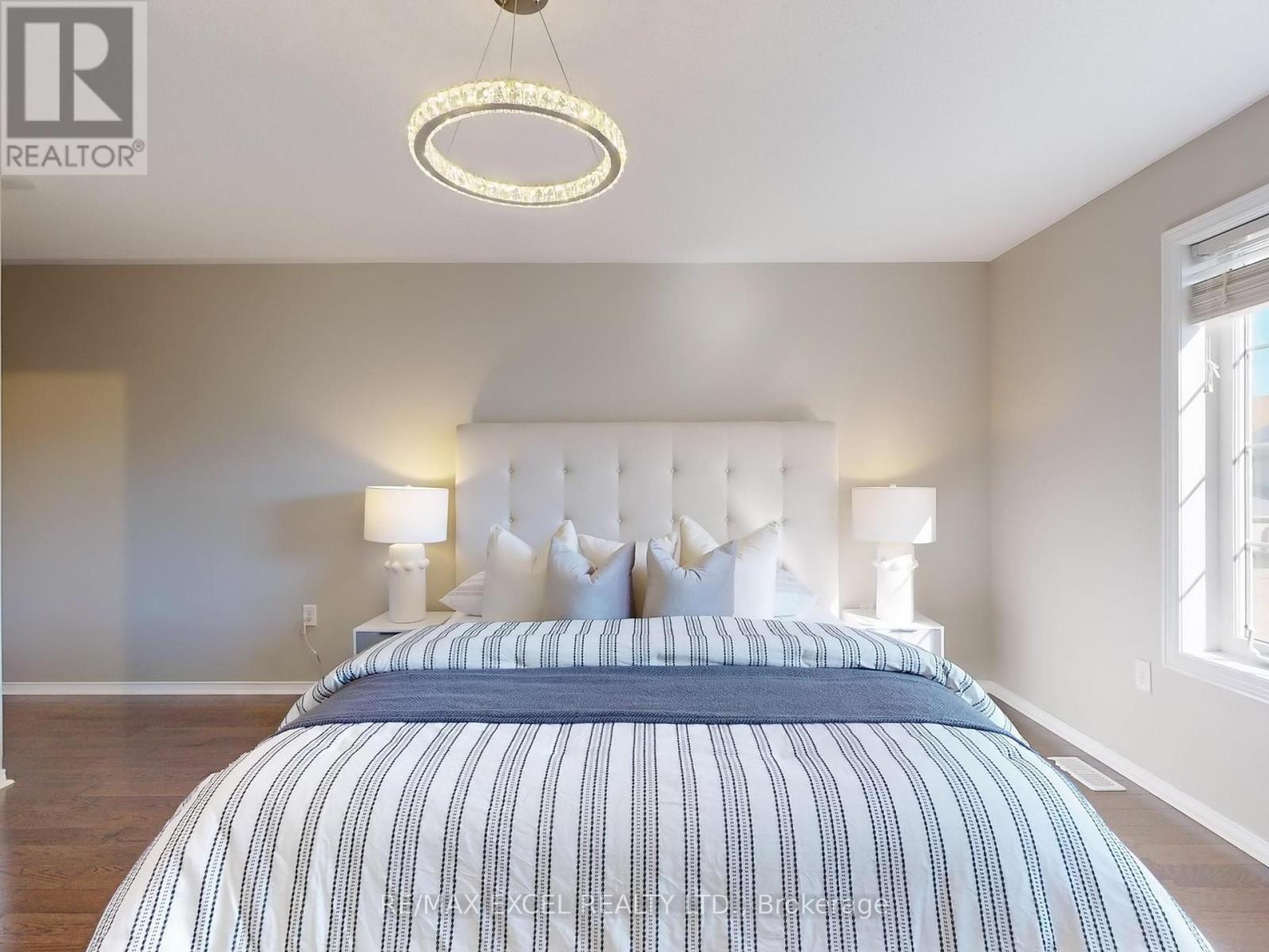












10327 WOODBINE AVENUE

,
Markham (Cathedraltown),




Ontario
L6C0J7


