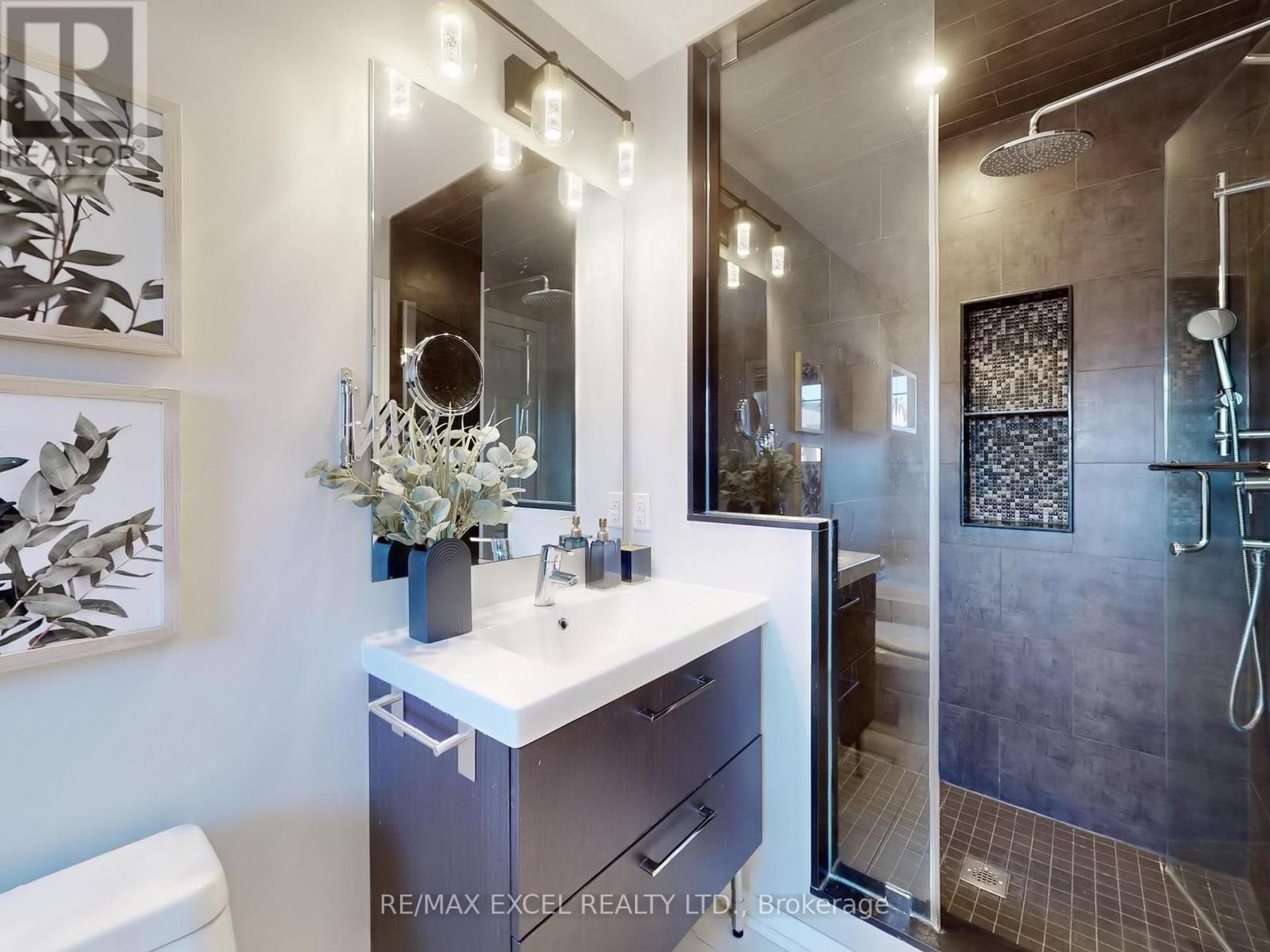 












10327 WOODBINE AVENUE

,
Markham (Cathedraltown),




Ontario
L6C0J7

