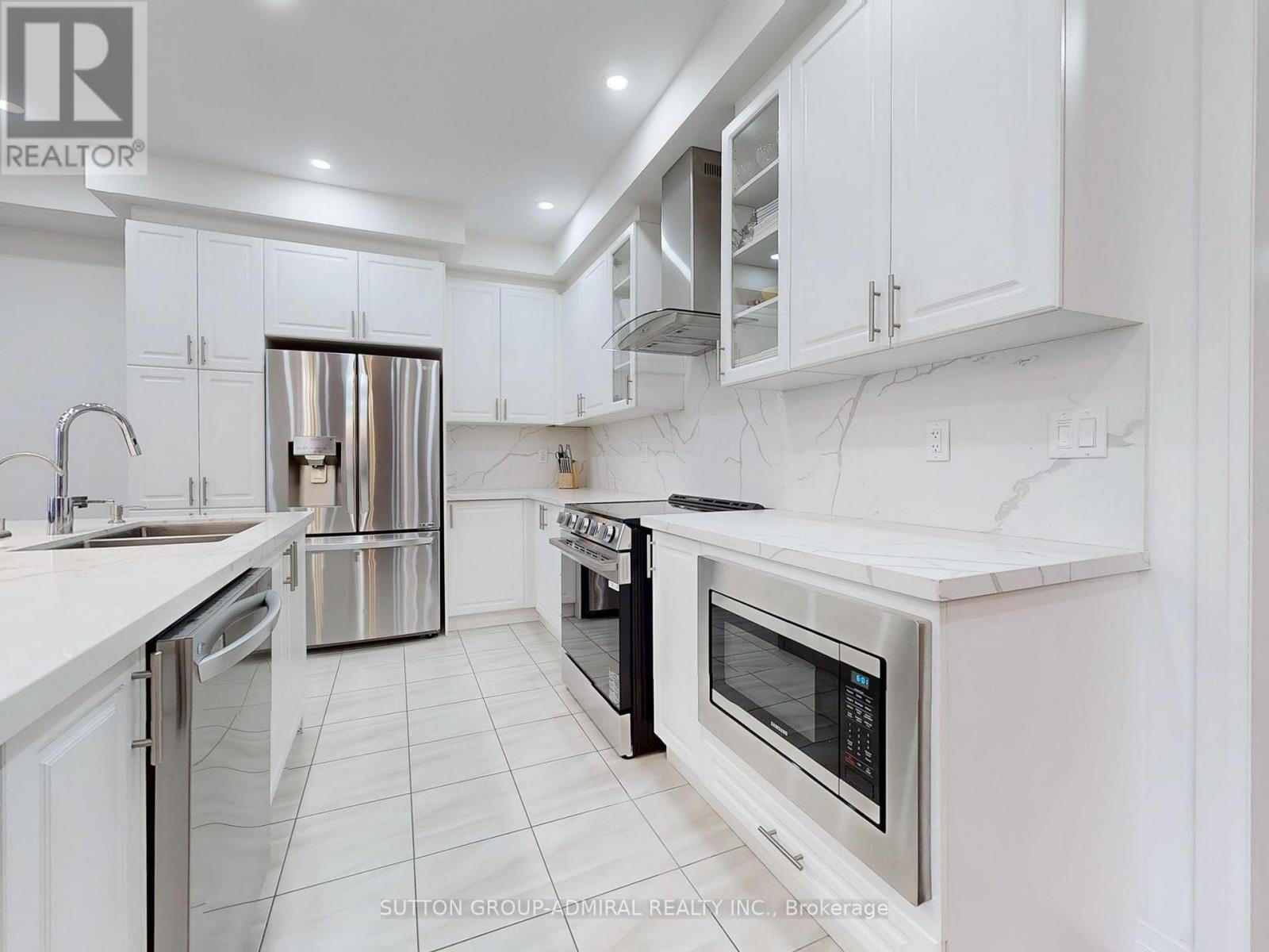 












22 CASSERLEY CRESCENT

,
New Tecumseth (Tottenham),




Ontario
L0G1W0

