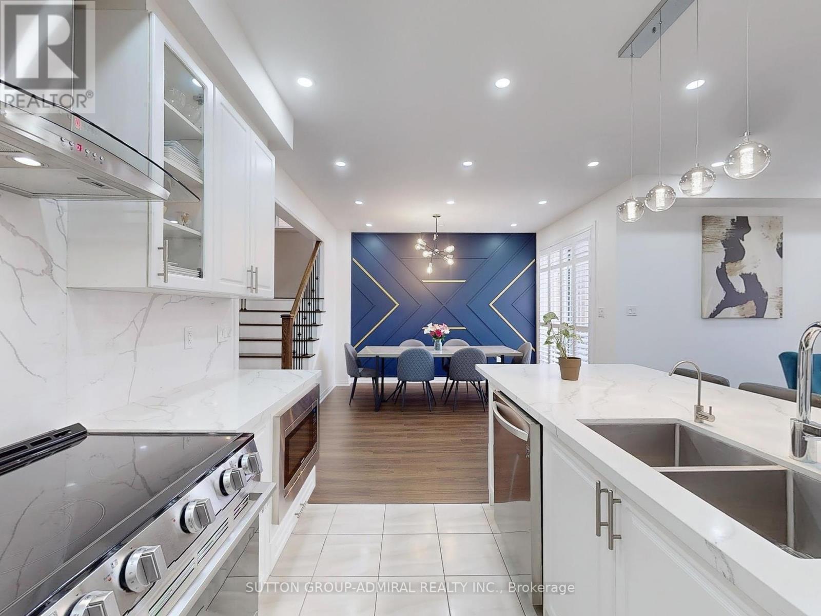 












22 CASSERLEY CRESCENT

,
New Tecumseth (Tottenham),




Ontario
L0G1W0

