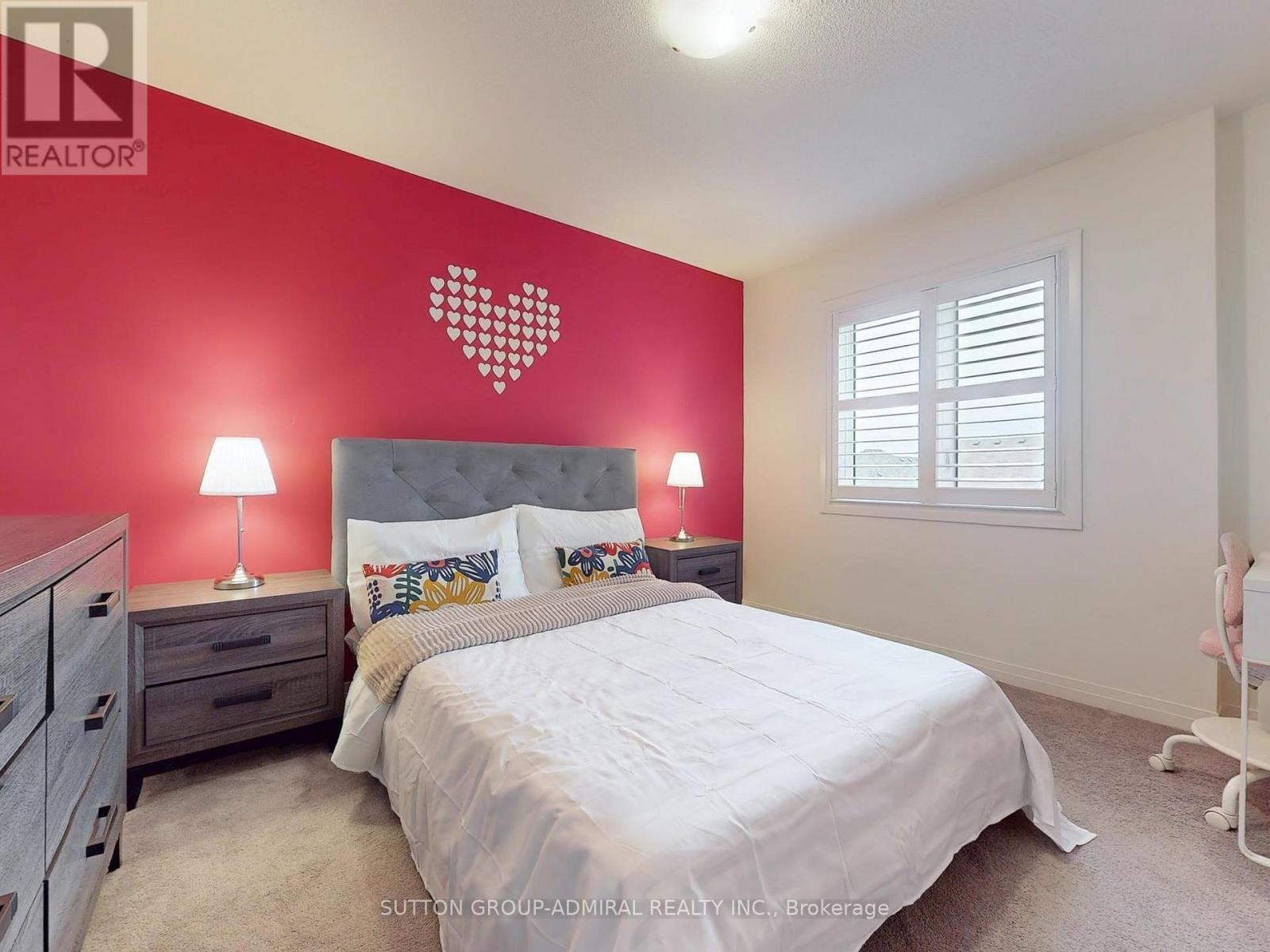 












22 CASSERLEY CRESCENT

,
New Tecumseth (Tottenham),




Ontario
L0G1W0

