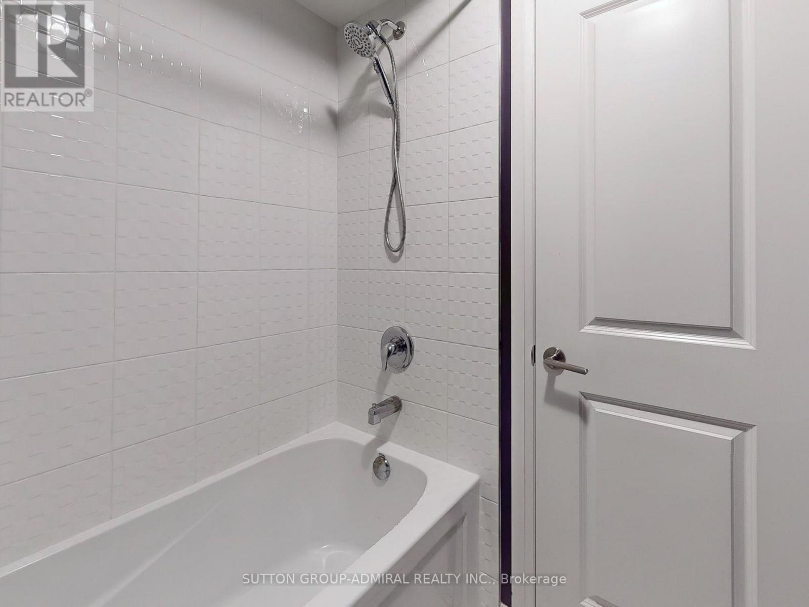 












22 CASSERLEY CRESCENT

,
New Tecumseth (Tottenham),




Ontario
L0G1W0

