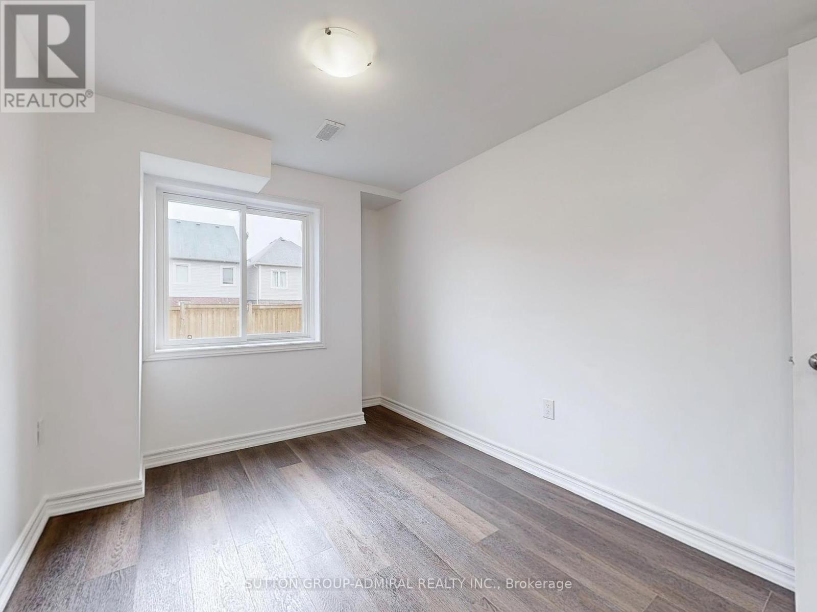 












22 CASSERLEY CRESCENT

,
New Tecumseth (Tottenham),




Ontario
L0G1W0

