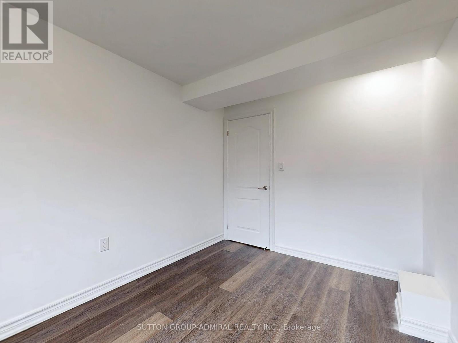 












22 CASSERLEY CRESCENT

,
New Tecumseth (Tottenham),




Ontario
L0G1W0

