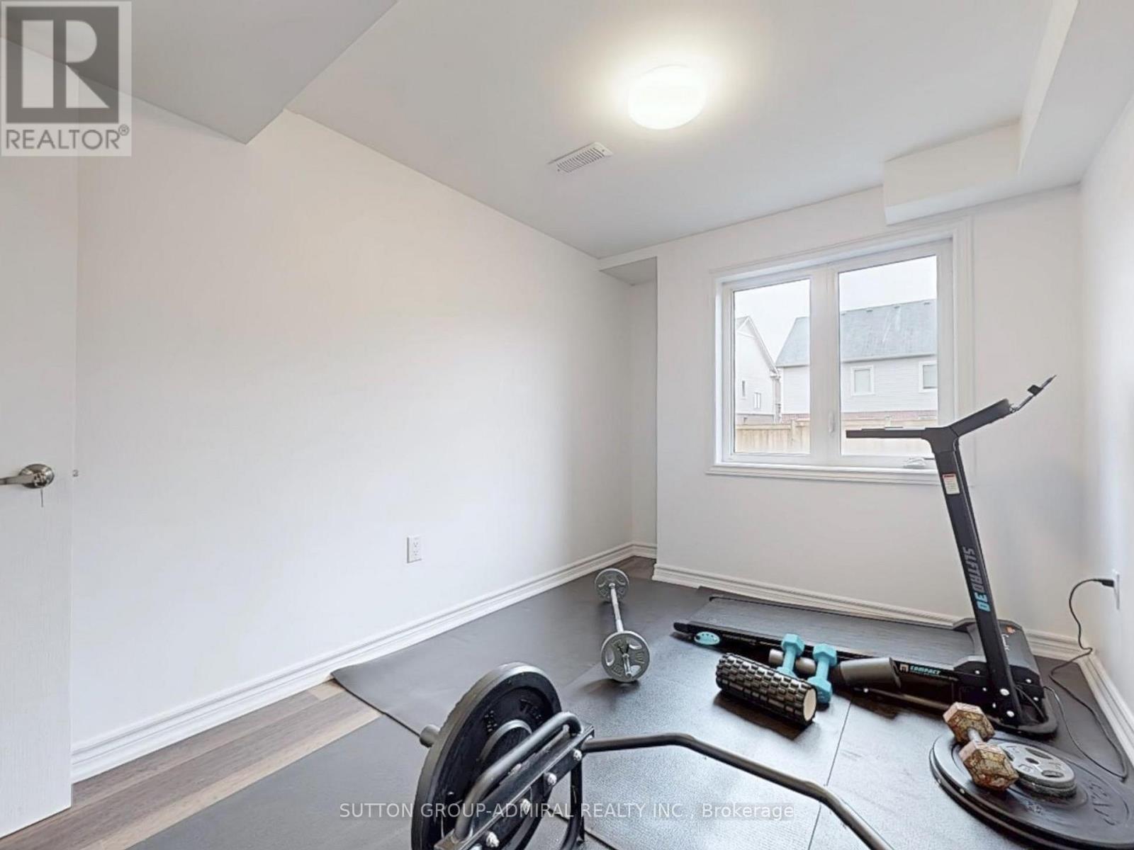












22 CASSERLEY CRESCENT

,
New Tecumseth (Tottenham),




Ontario
L0G1W0

