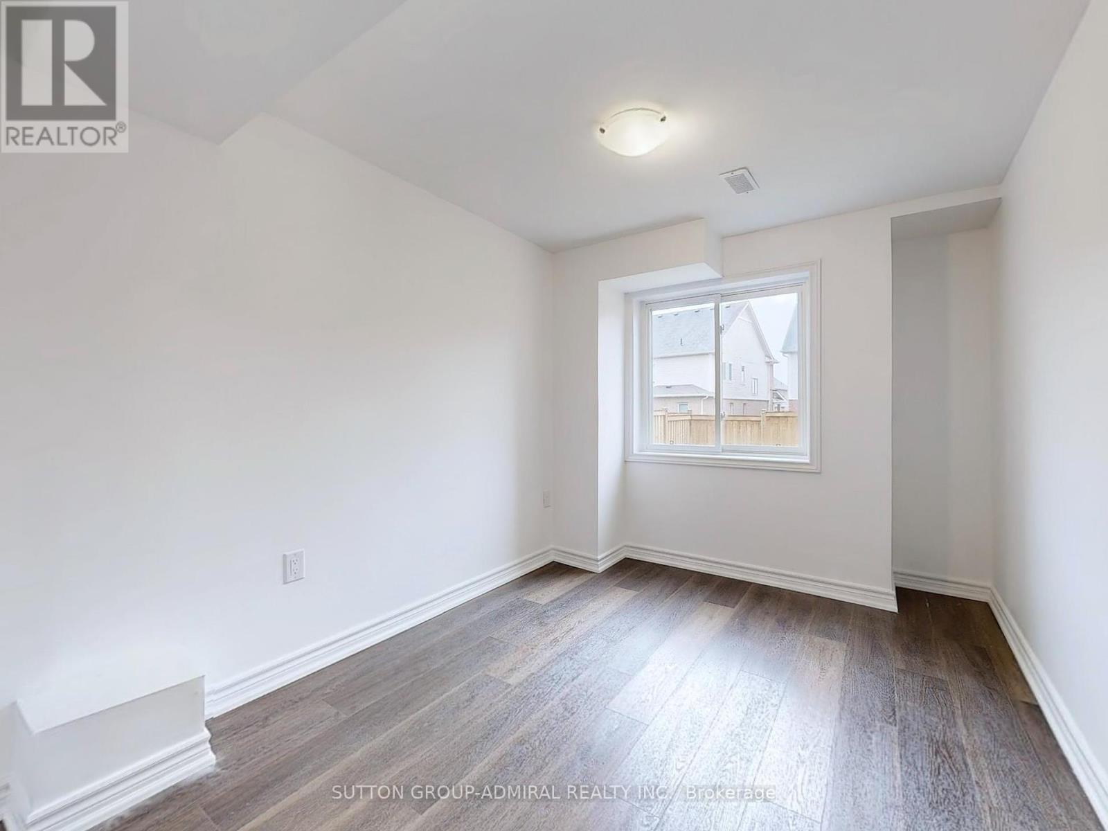 












22 CASSERLEY CRESCENT

,
New Tecumseth (Tottenham),




Ontario
L0G1W0

