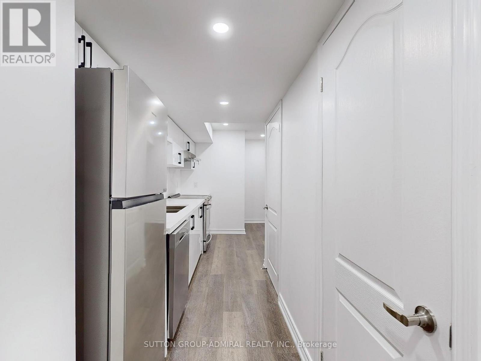 












22 CASSERLEY CRESCENT

,
New Tecumseth (Tottenham),




Ontario
L0G1W0

