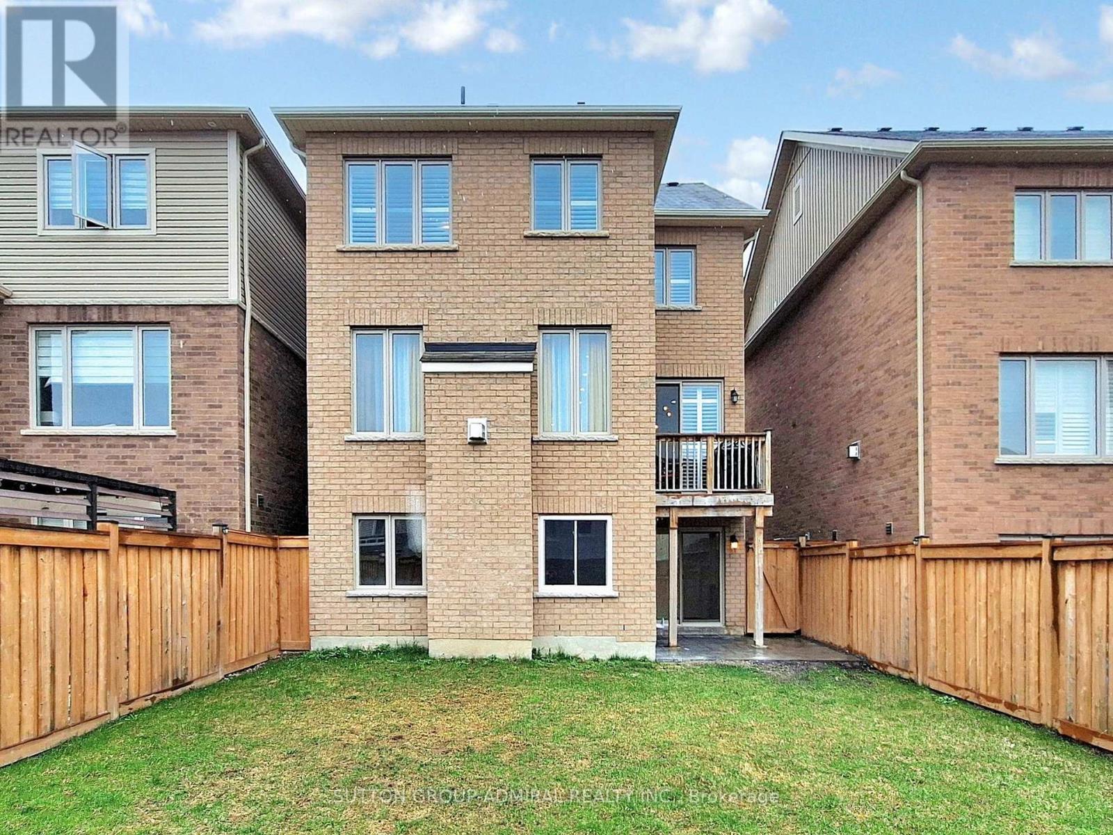 












22 CASSERLEY CRESCENT

,
New Tecumseth (Tottenham),




Ontario
L0G1W0

