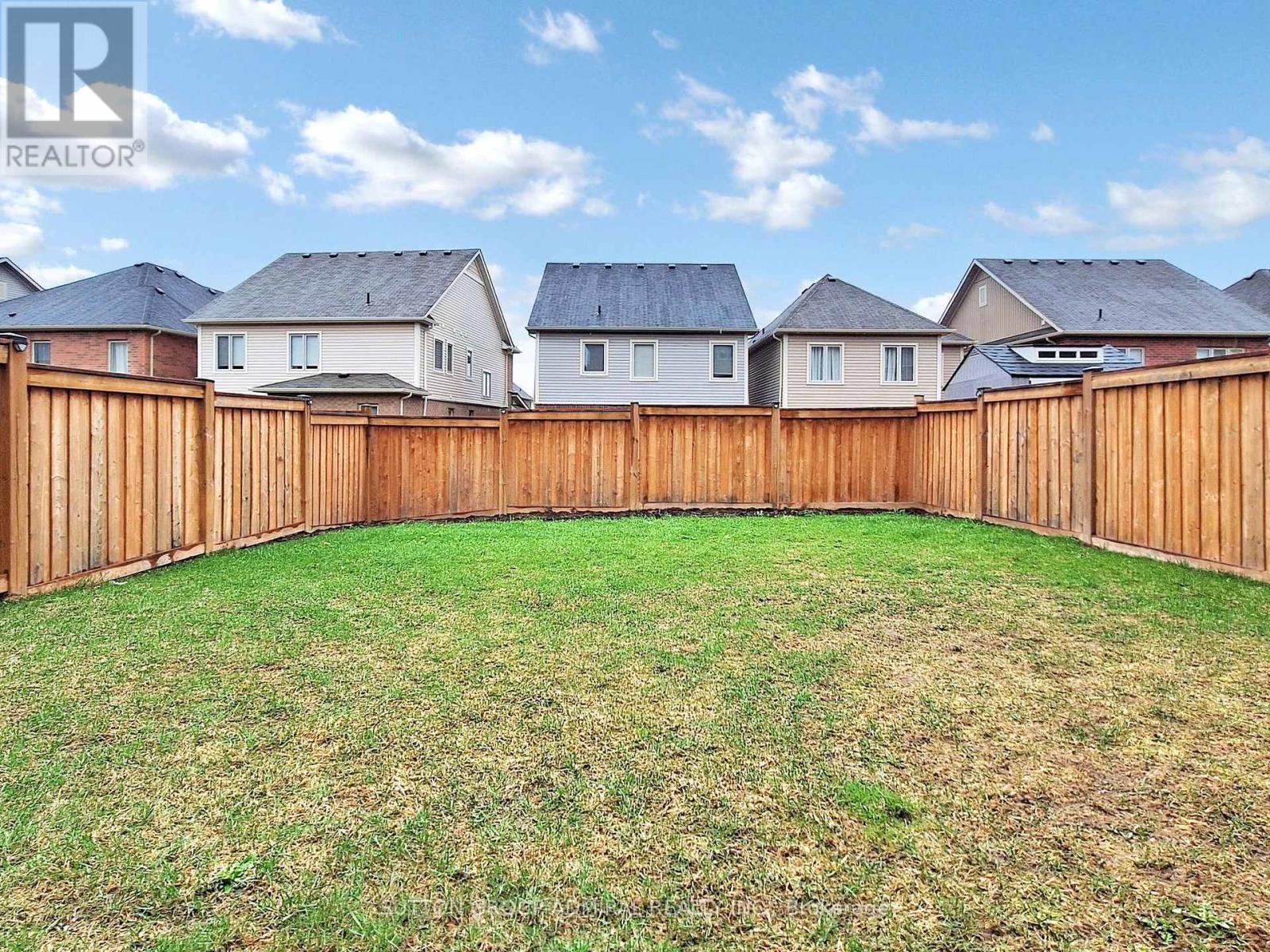 












22 CASSERLEY CRESCENT

,
New Tecumseth (Tottenham),




Ontario
L0G1W0

