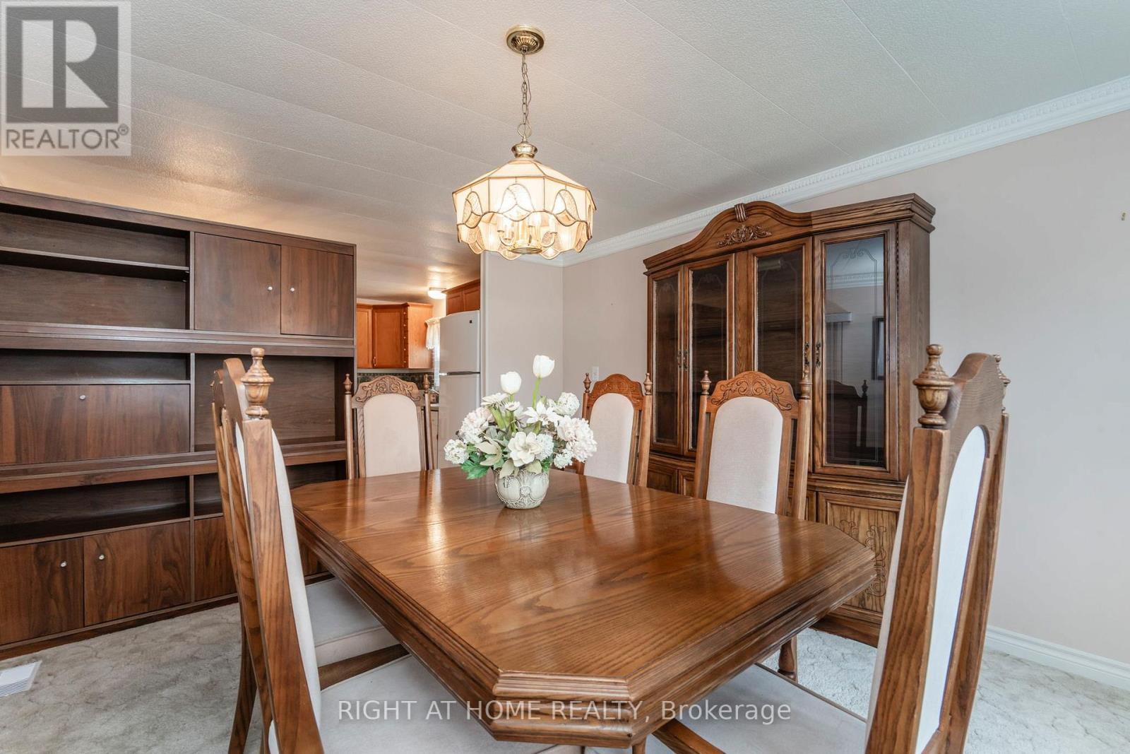 












99 8TH STREET

,
Essa (Angus),




Ontario
L3W0L4

