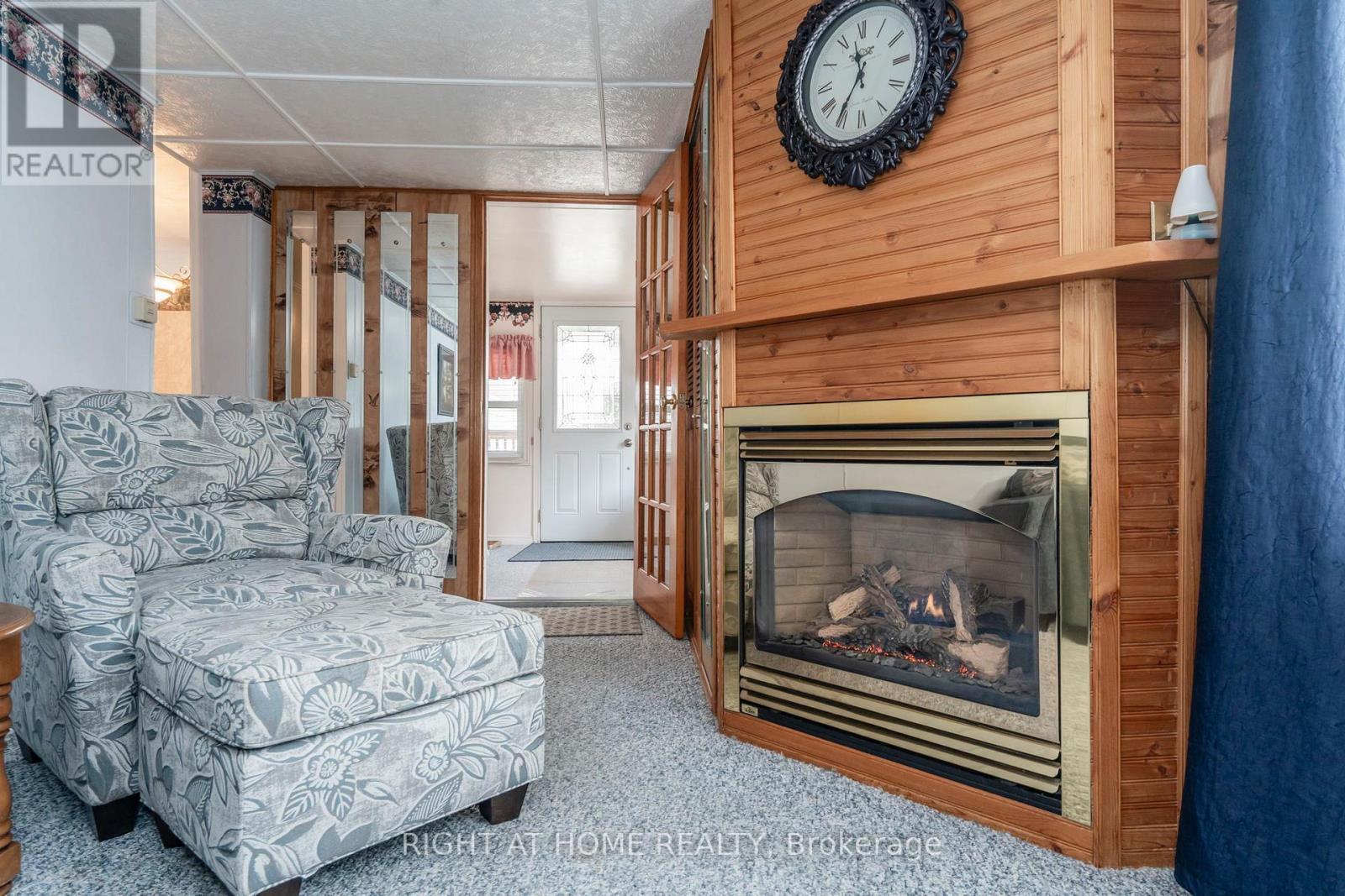 












99 8TH STREET

,
Essa (Angus),




Ontario
L3W0L4

