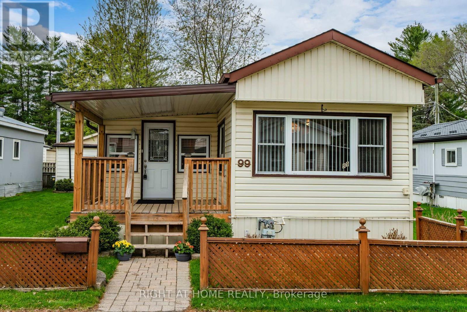












99 8TH STREET

,
Essa (Angus),




Ontario
L3W0L4

