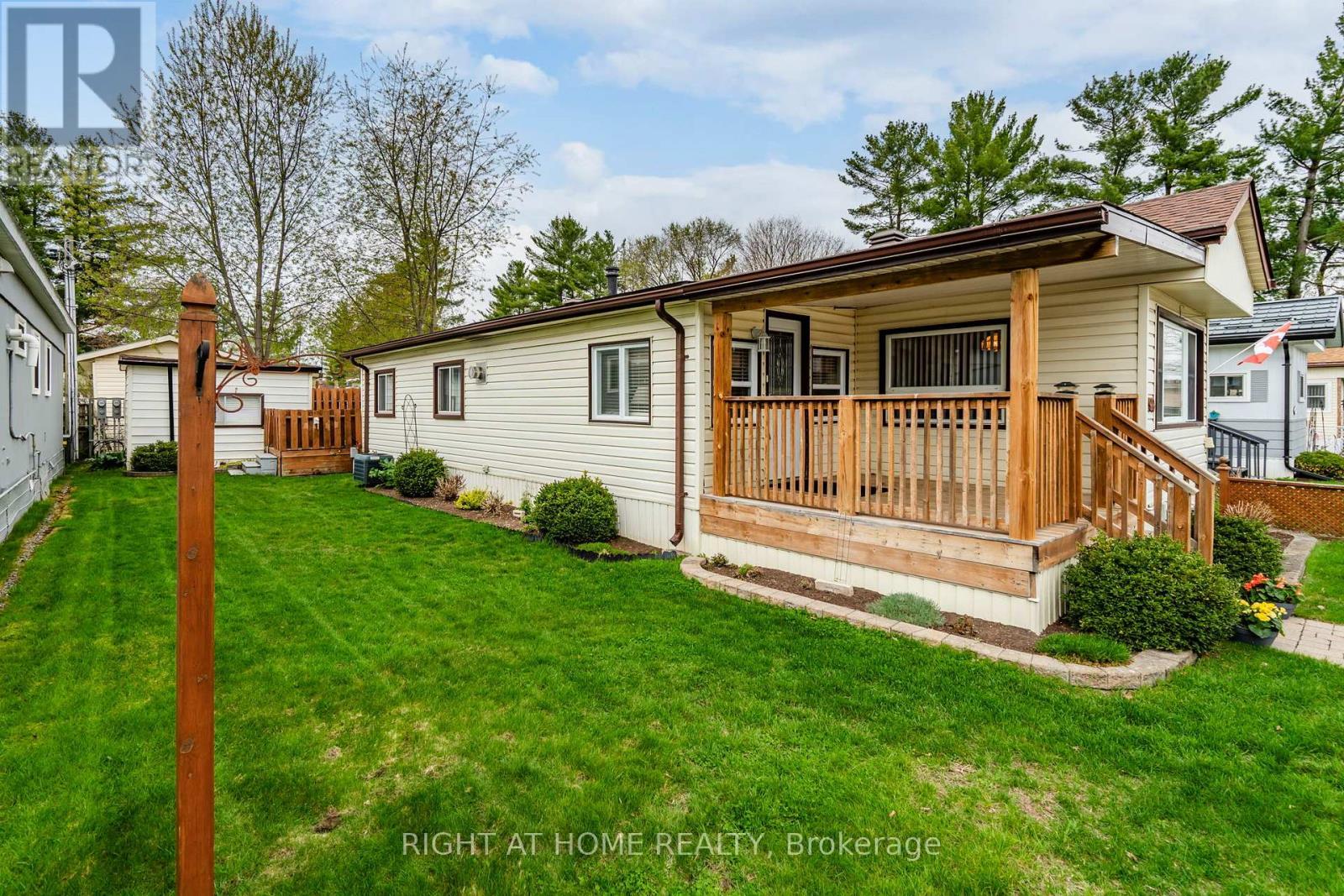 












99 8TH STREET

,
Essa (Angus),




Ontario
L3W0L4

