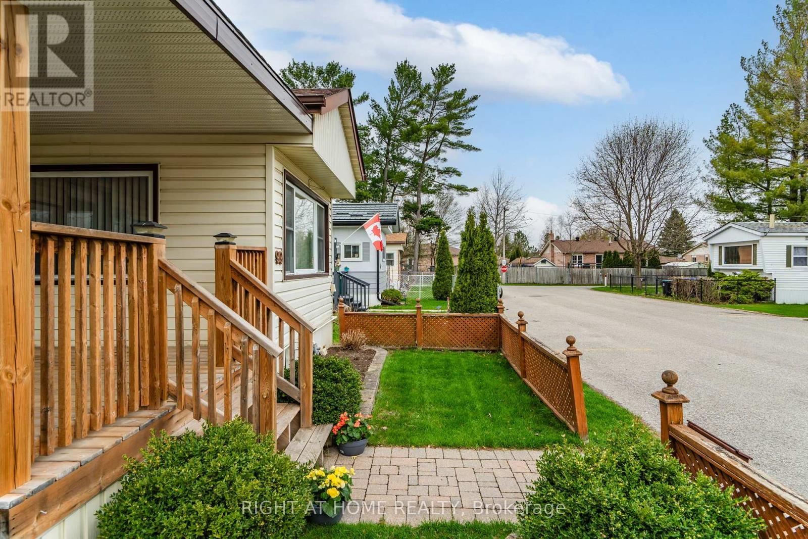 












99 8TH STREET

,
Essa (Angus),




Ontario
L3W0L4

