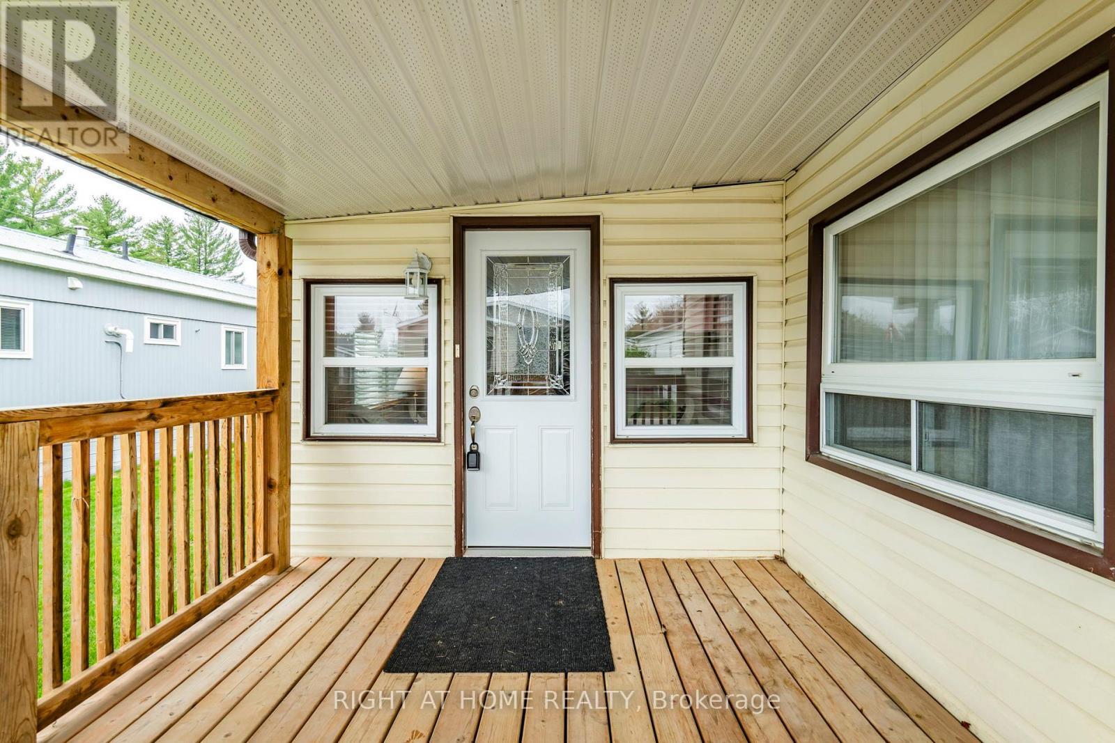 












99 8TH STREET

,
Essa (Angus),




Ontario
L3W0L4

