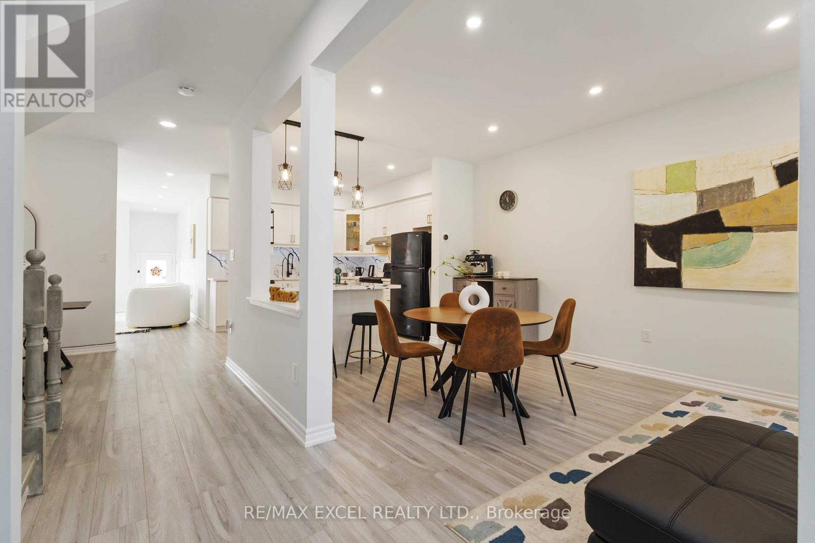 












23 PINECLIFF AVENUE

,
Markham (Cornell),




Ontario
L6B0K3

