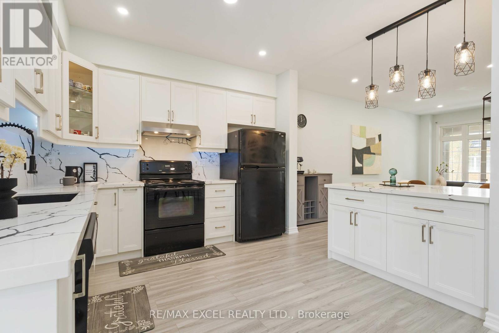 












23 PINECLIFF AVENUE

,
Markham (Cornell),




Ontario
L6B0K3

