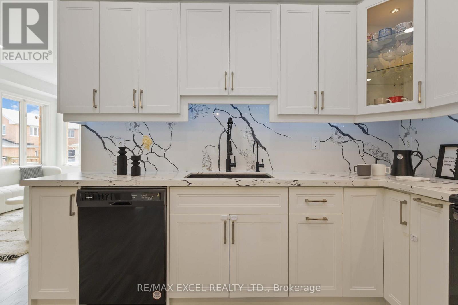 












23 PINECLIFF AVENUE

,
Markham (Cornell),




Ontario
L6B0K3

