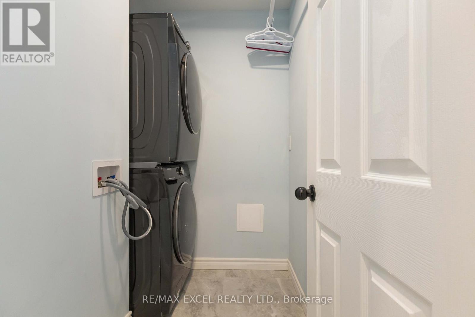 












23 PINECLIFF AVENUE

,
Markham (Cornell),




Ontario
L6B0K3

