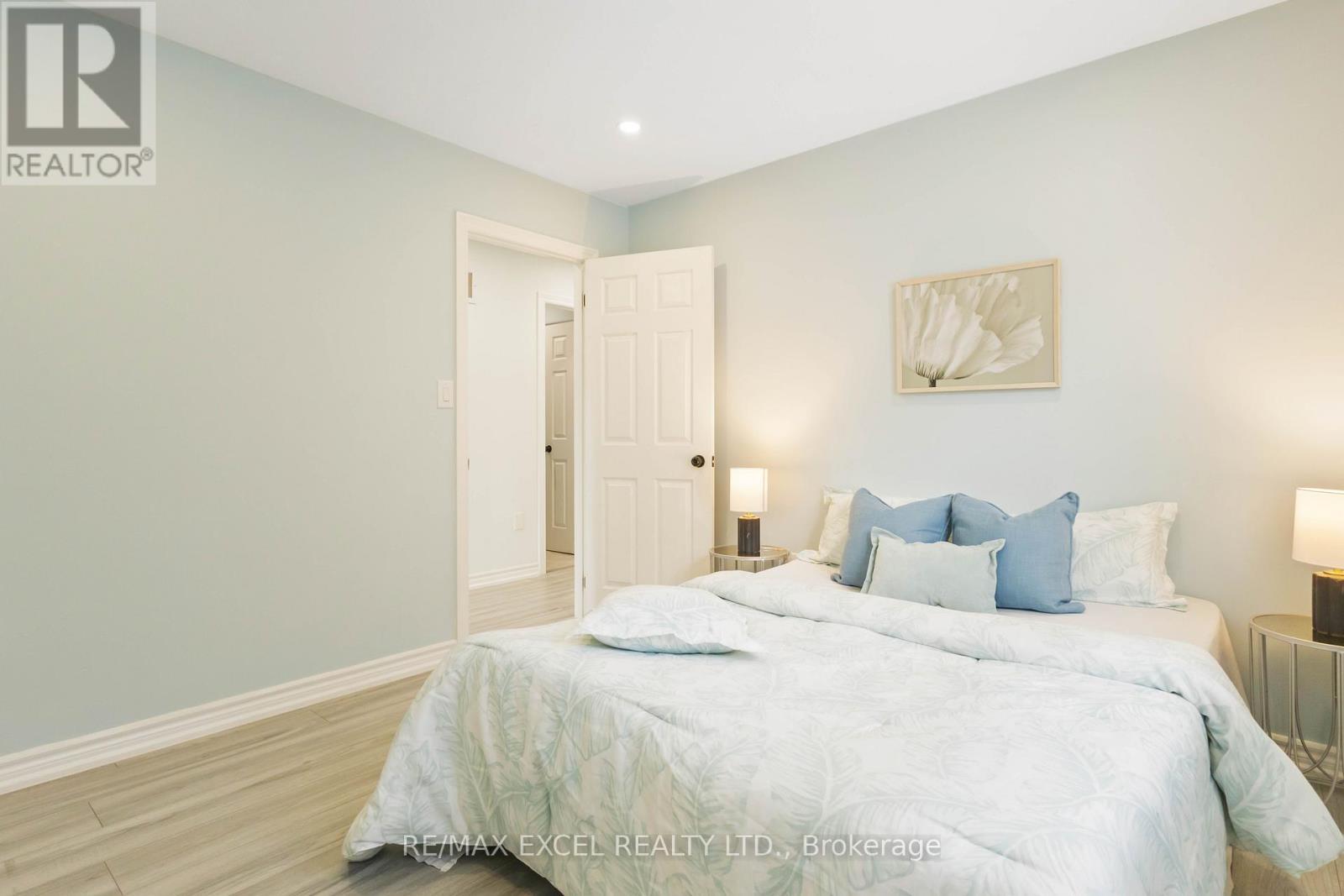 












23 PINECLIFF AVENUE

,
Markham (Cornell),




Ontario
L6B0K3

